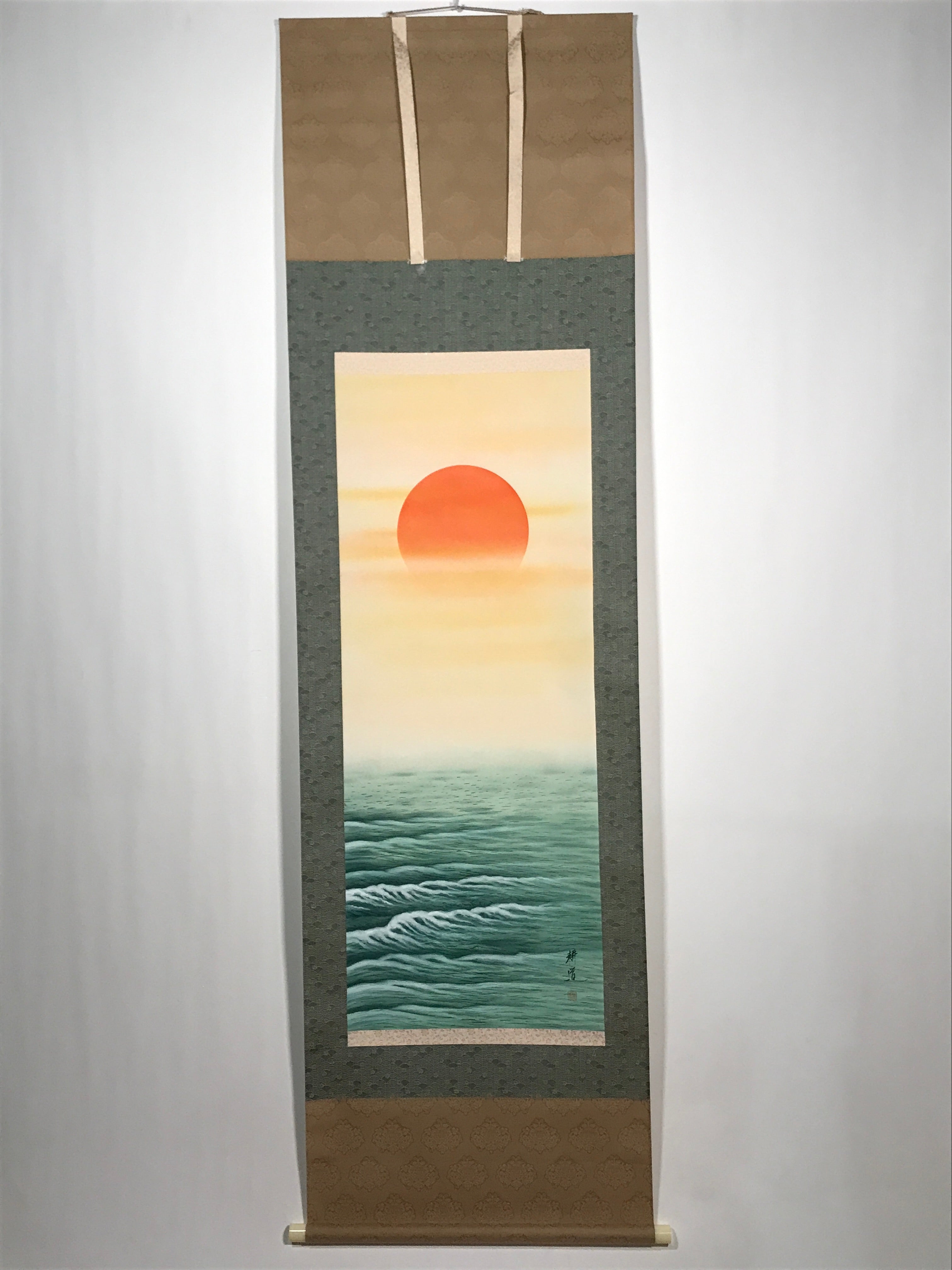 Japanese Hanging Scroll Vtg Sun Rising Calm Waves New Year Kakejiku SC901