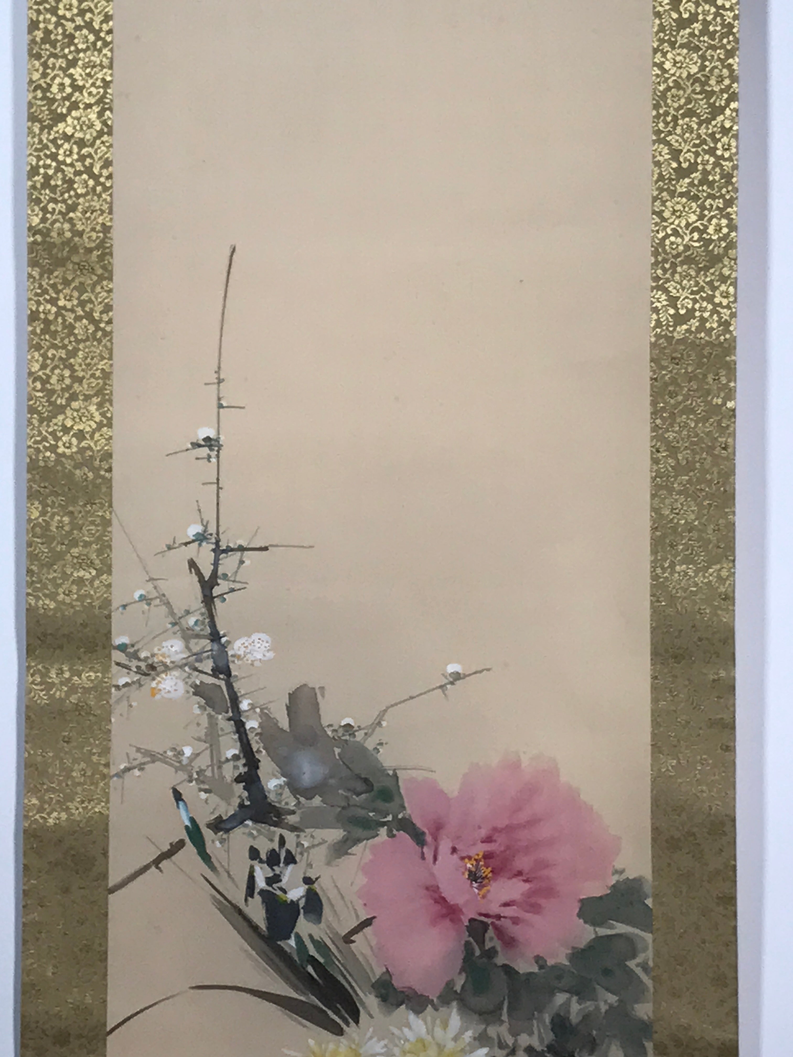 Japanese Hanging Scroll Vtg Three Flowers Pink Yellow White Kakejiku SC852