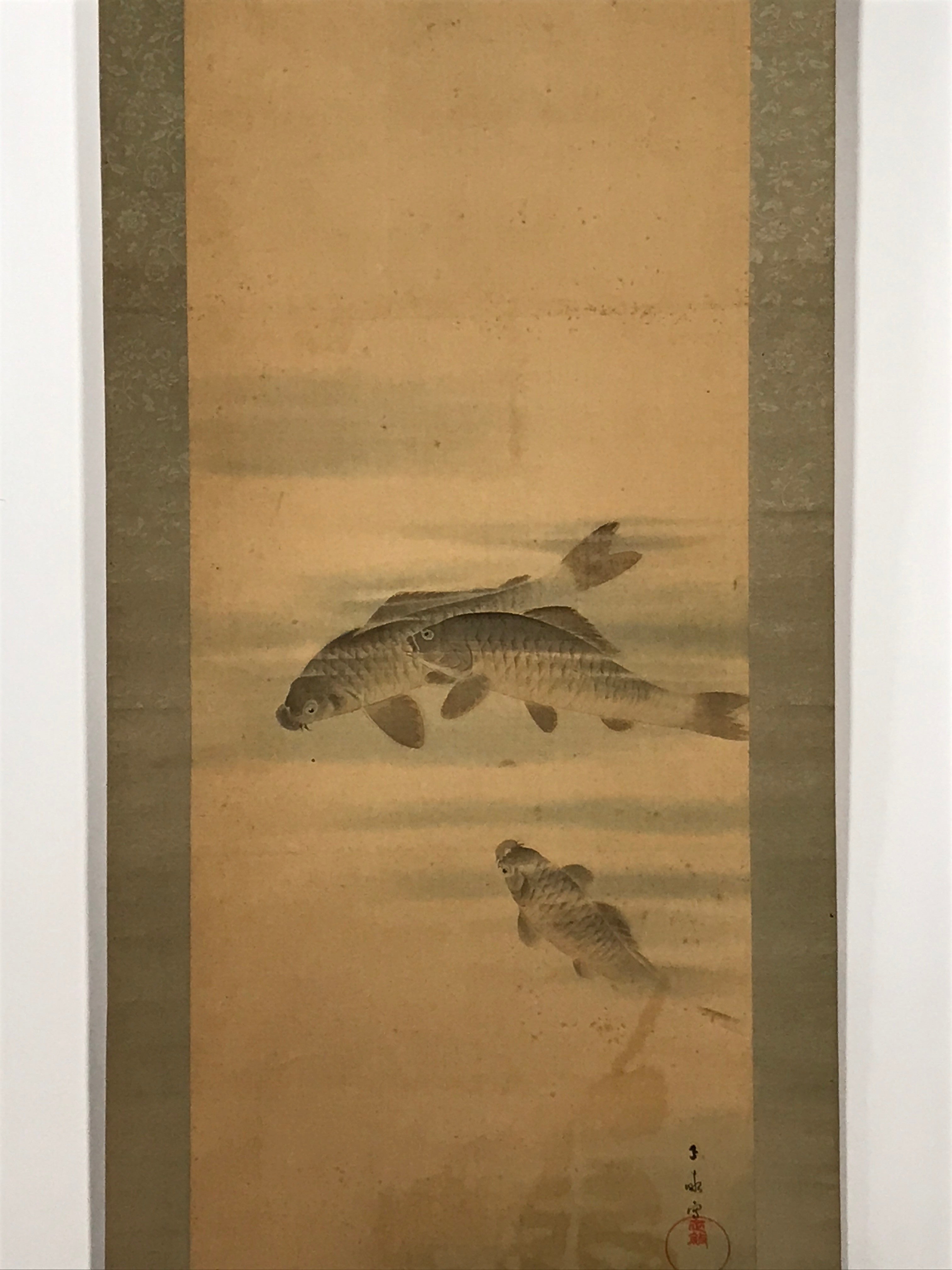Japanese Hanging Scroll Vtg Three Swimming Carps Black Fish Kakejiku SC817