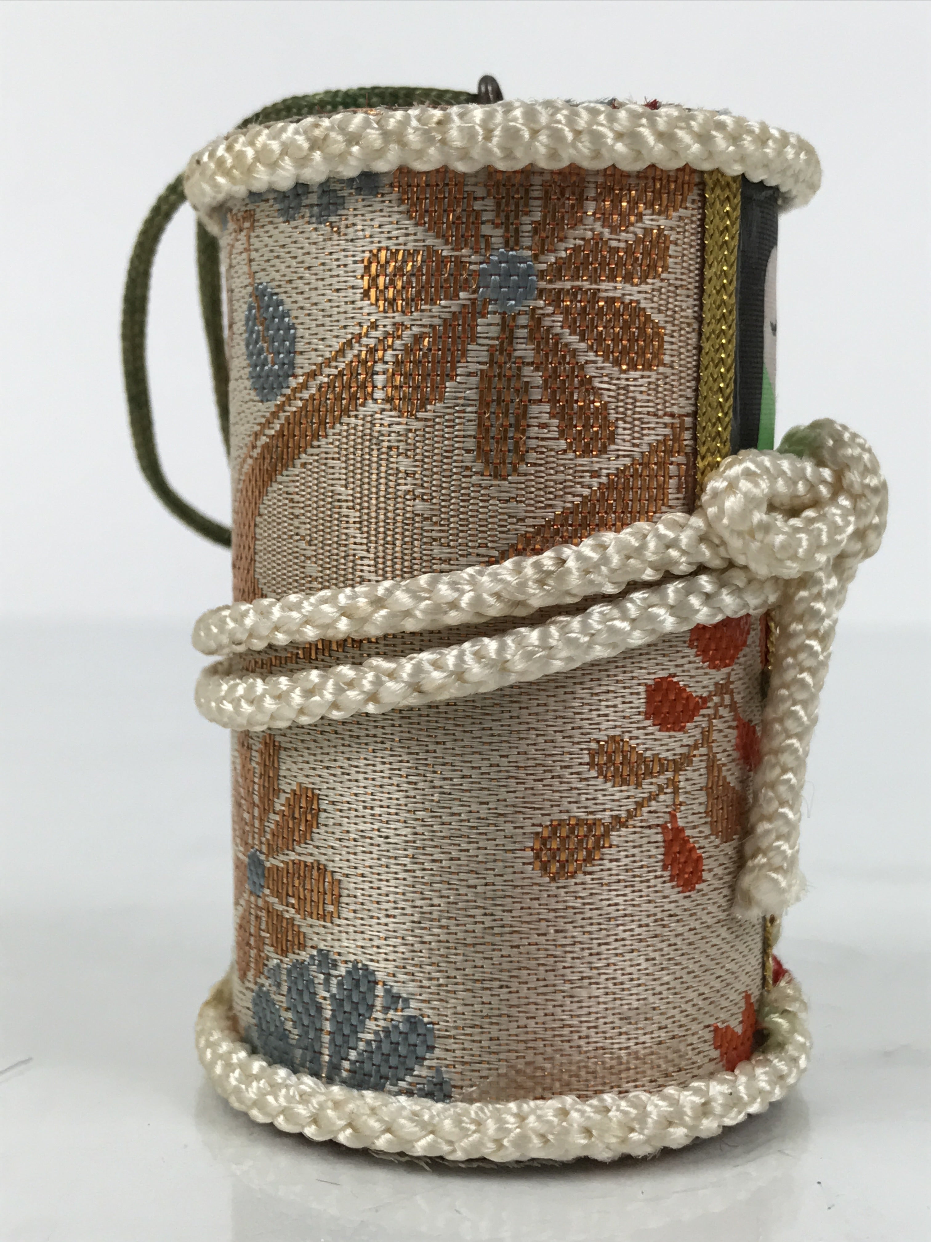 Japanese Hanging Silk Fabric Doll Bell Figurine Gold Cylinder Rattle Woman KF806