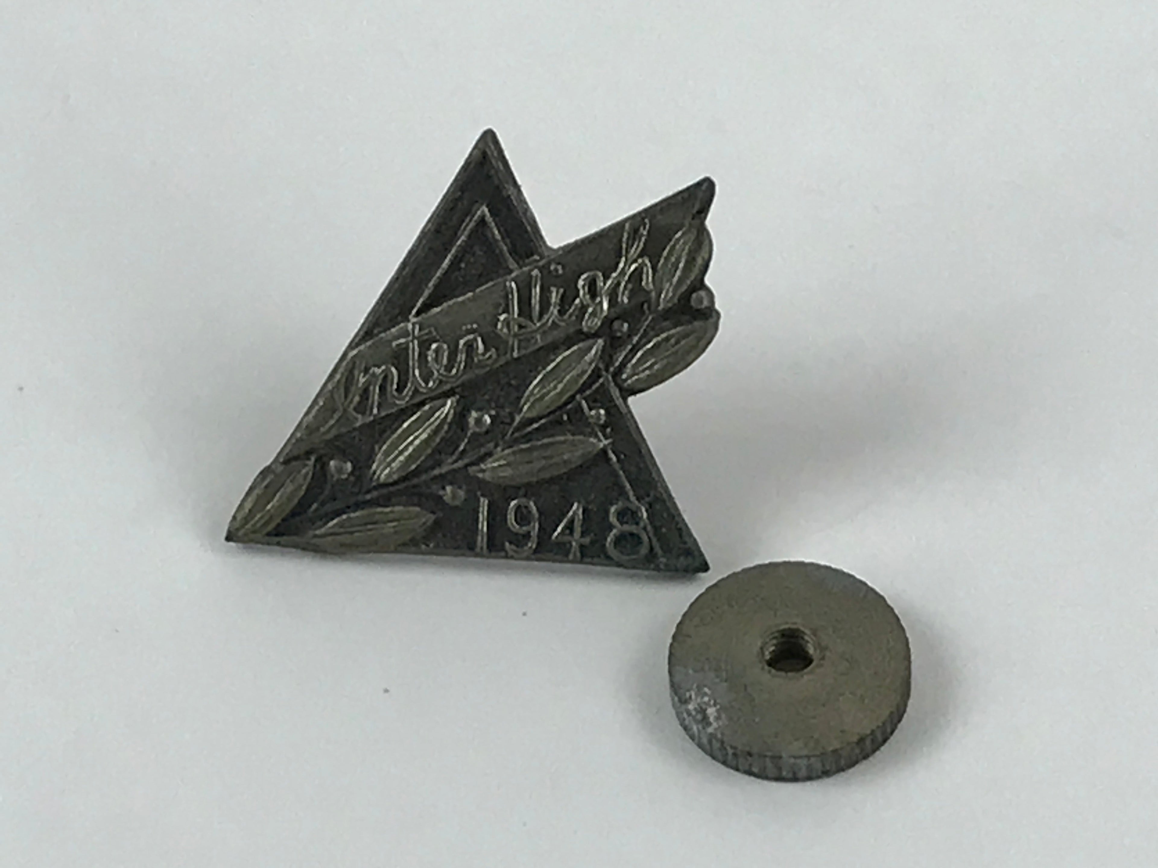 Japanese High School Metal Pin Badge Vtg 1948 English Triangle Leaves JK561