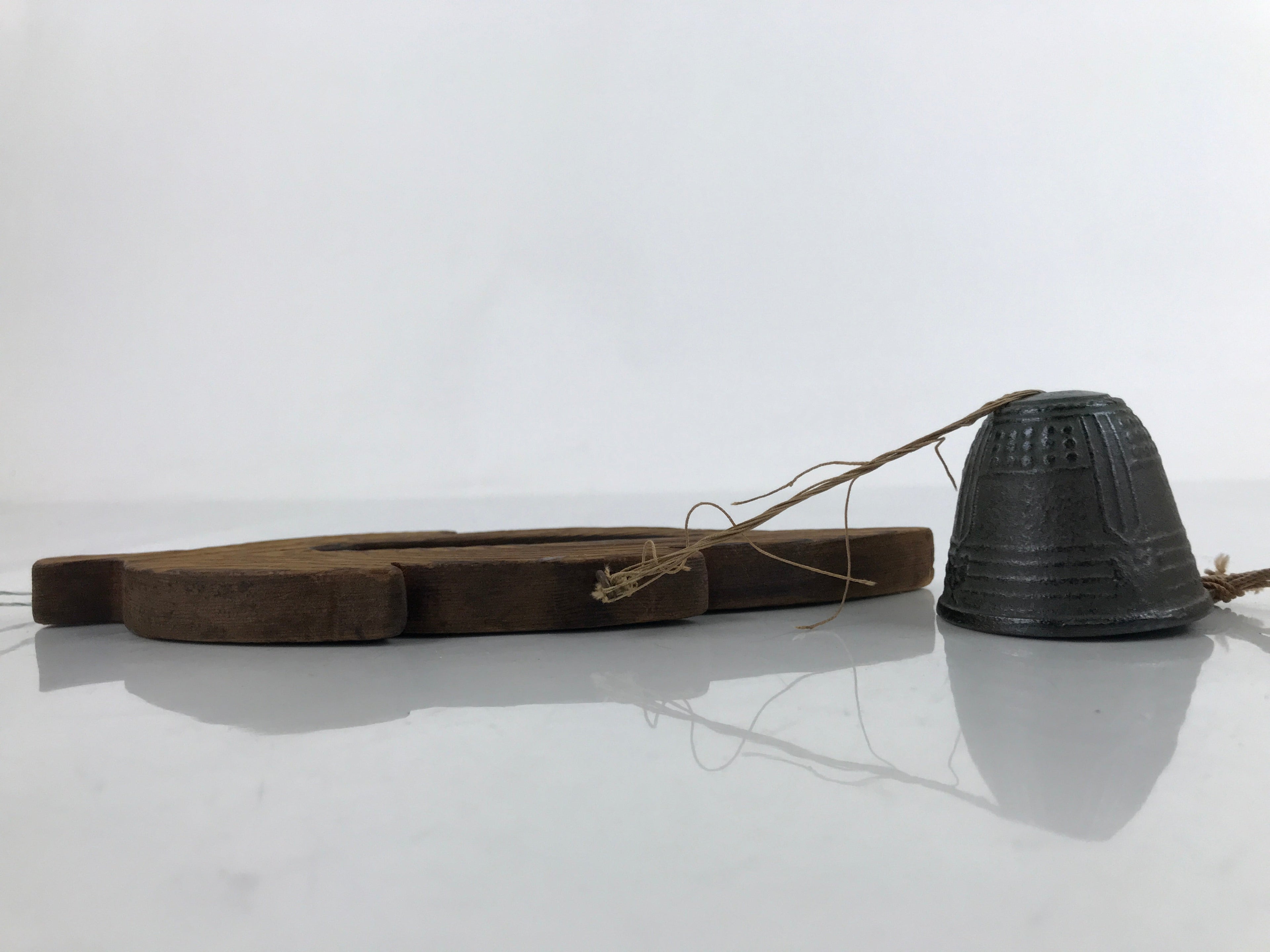 Japanese Iron Furin Wind Chime Tetsurin Vtg Bell Wooden Feather Charm DR528