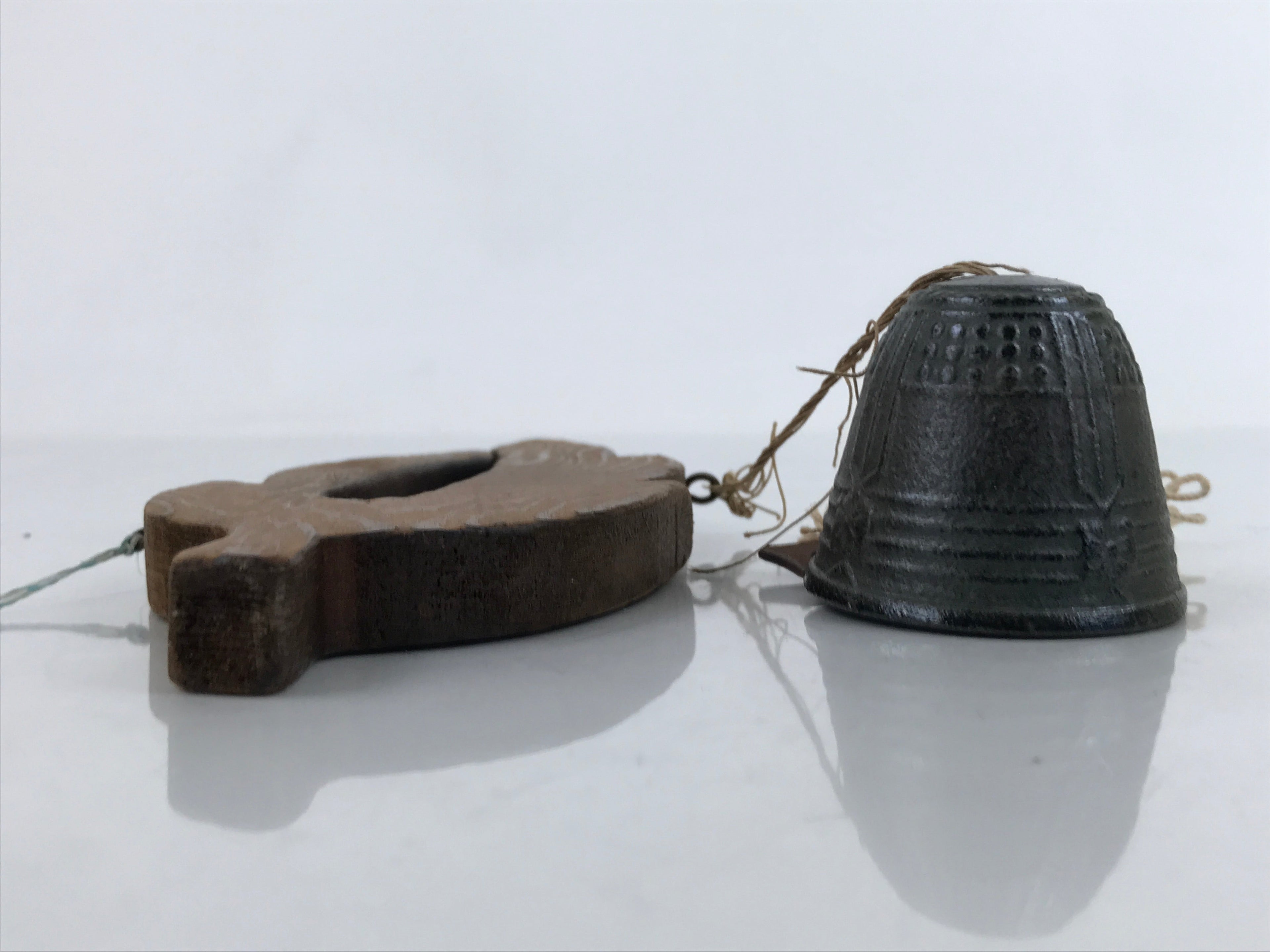 Japanese Iron Furin Wind Chime Tetsurin Vtg Bell Wooden Feather Charm DR528