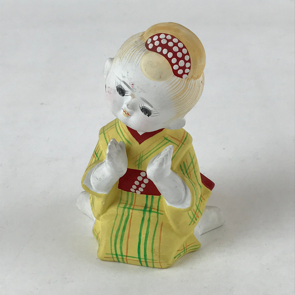 Japanese Kimono Girl Clapping Hands Figurine Vtg Painted Ceramic Yellow BD938