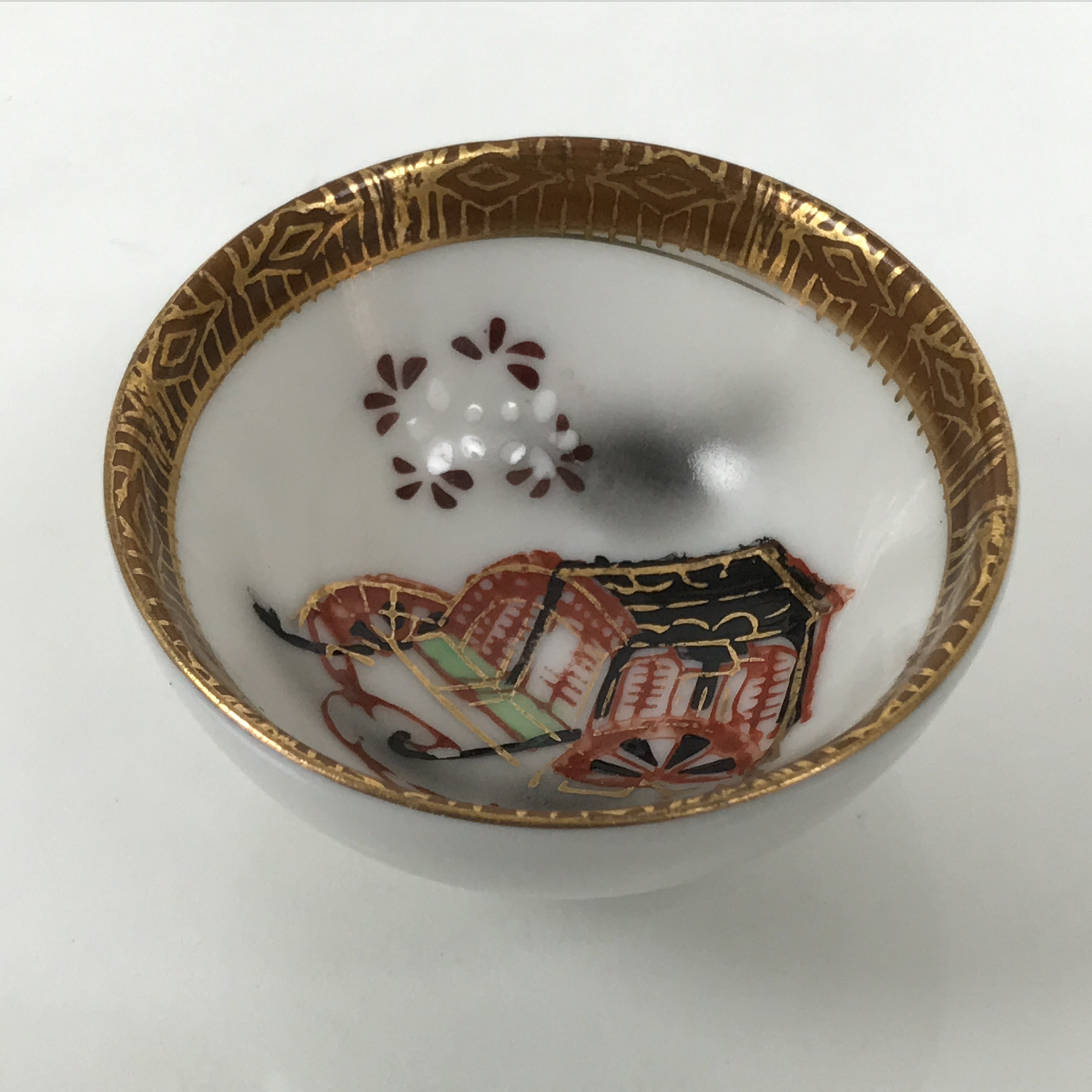 Japanese Kutani Imari Porcelain Sake Cup Vtg Tsubomi Ochoko Court Carriage G324