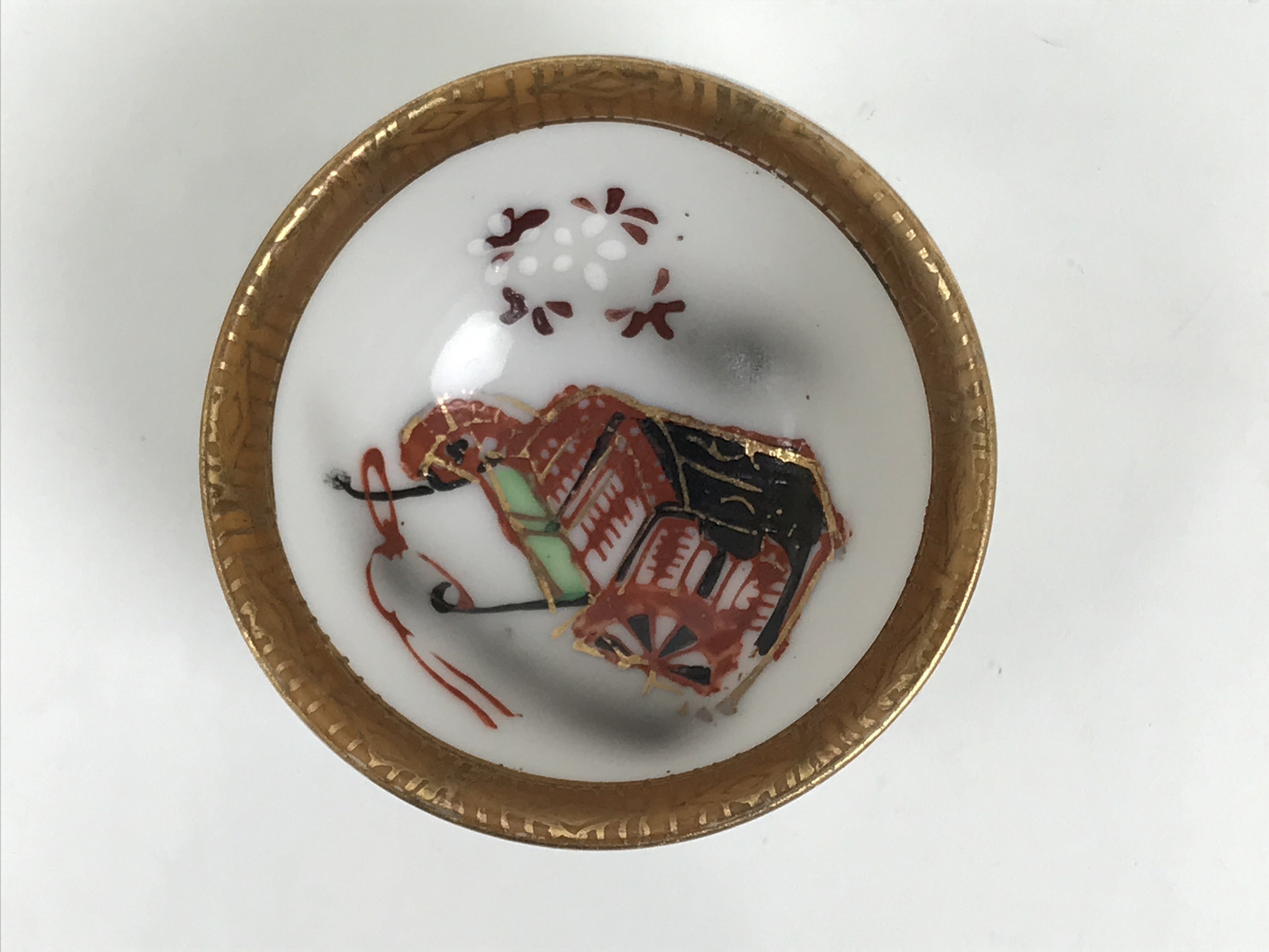 Japanese Kutani Imari Porcelain Sake Cup Vtg Tsubomi Ochoko Court Carriage G325