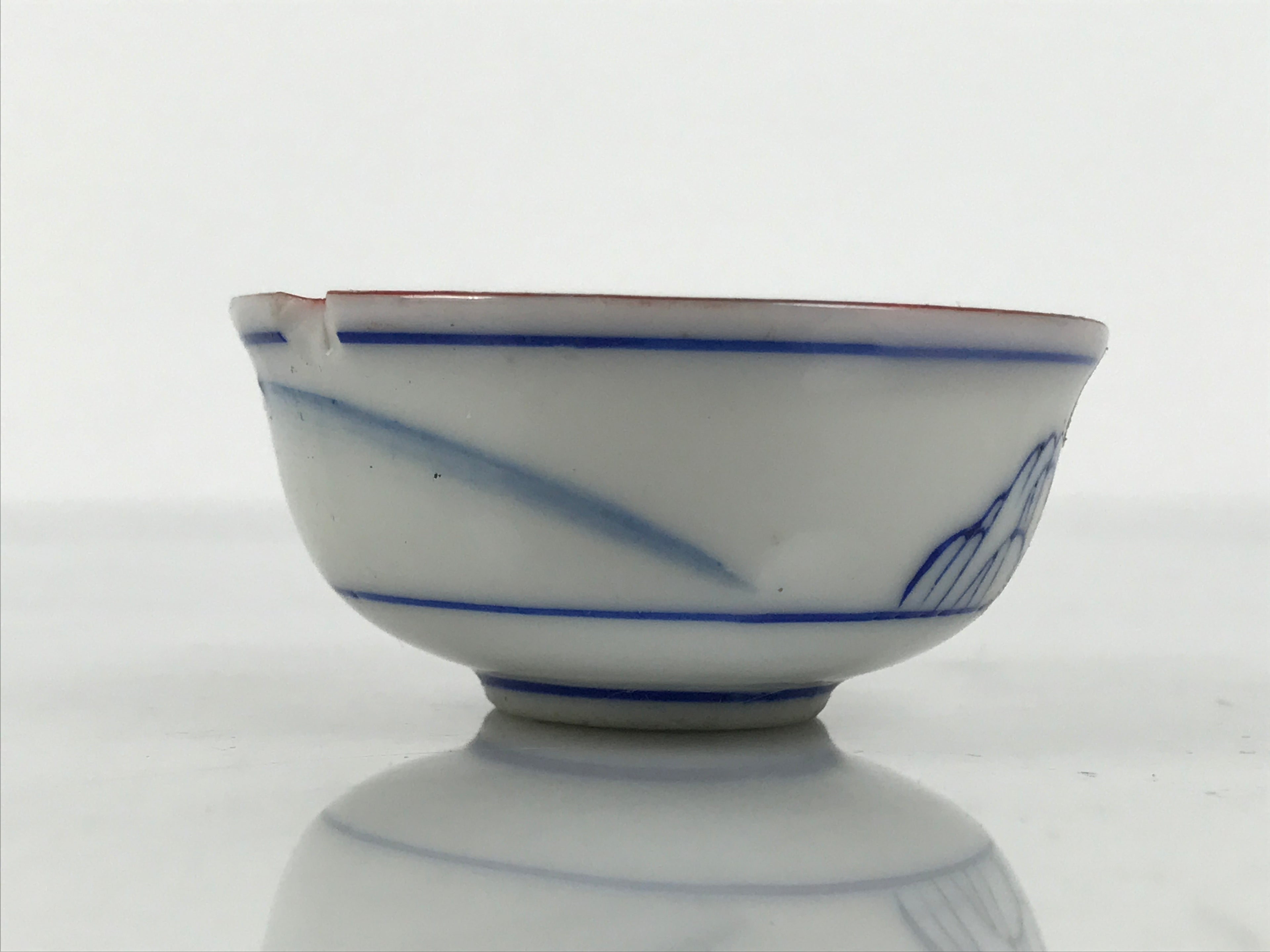 Japanese Kutani Imari Porcelain Sake Cup Vtg Tsubomi Ochoko Mountain Temple G343