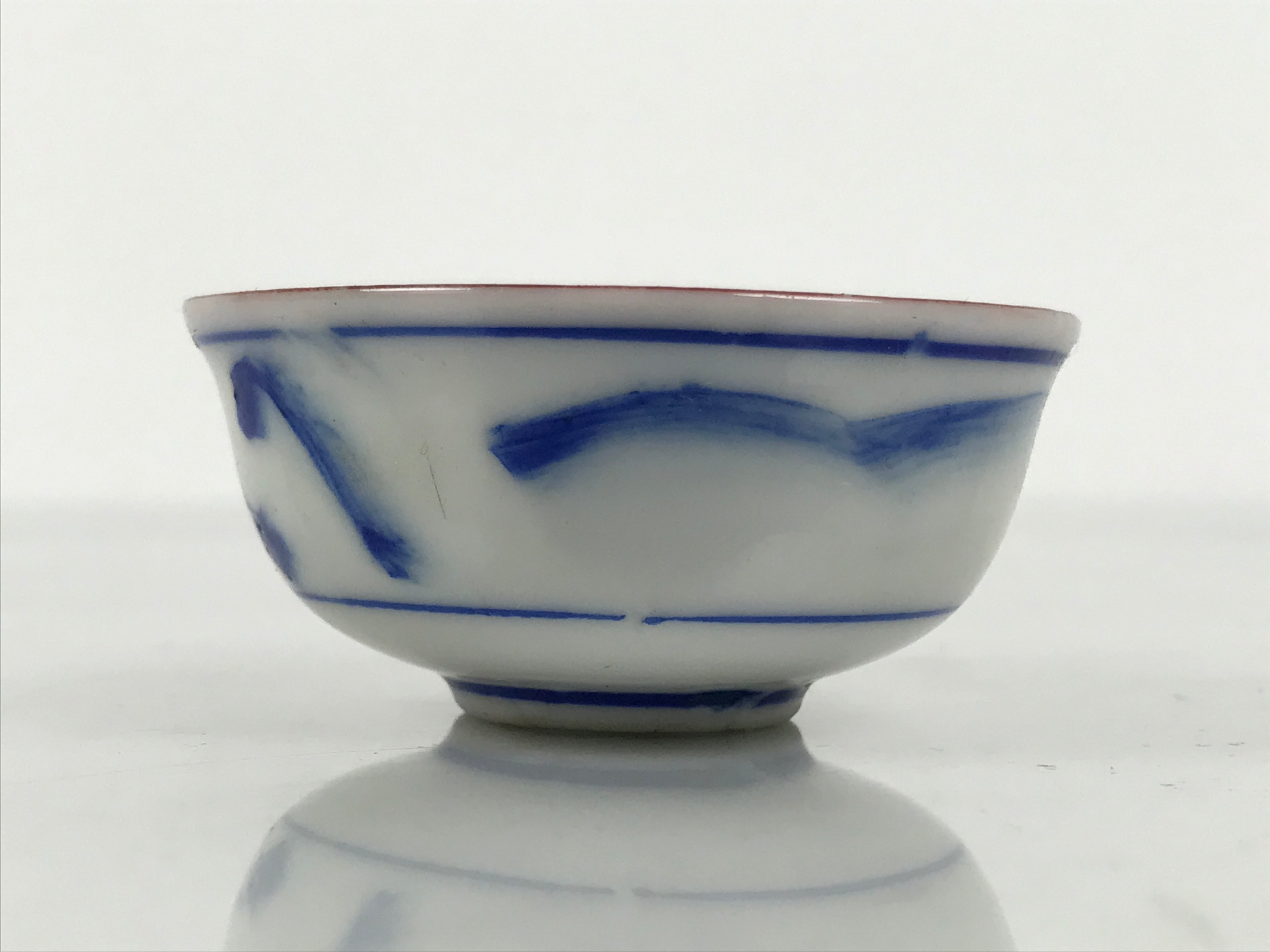 Japanese Kutani Imari Porcelain Sake Cup Vtg Tsubomi Ochoko Mountain Temple G343