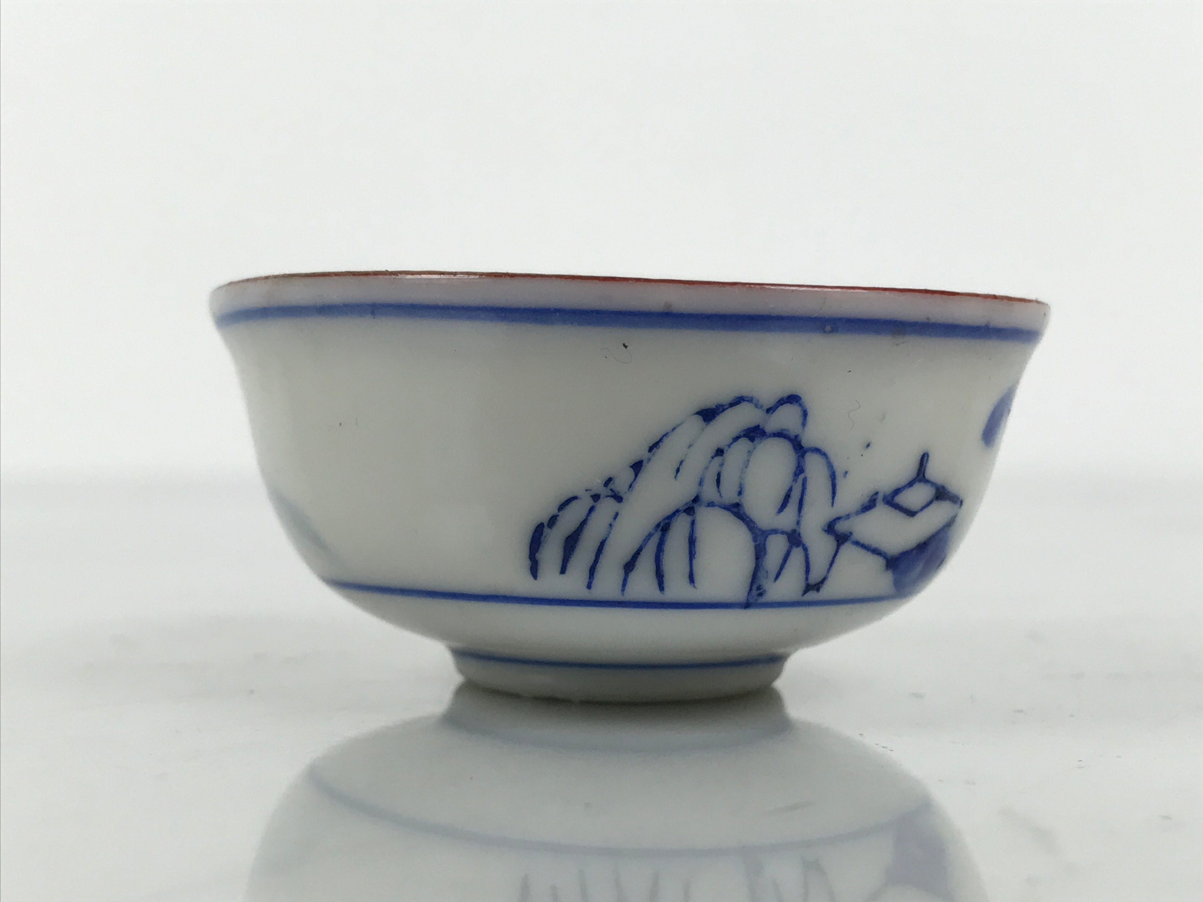 Japanese Kutani Imari Porcelain Sake Cup Vtg Tsubomi Ochoko Mountain Temple G344