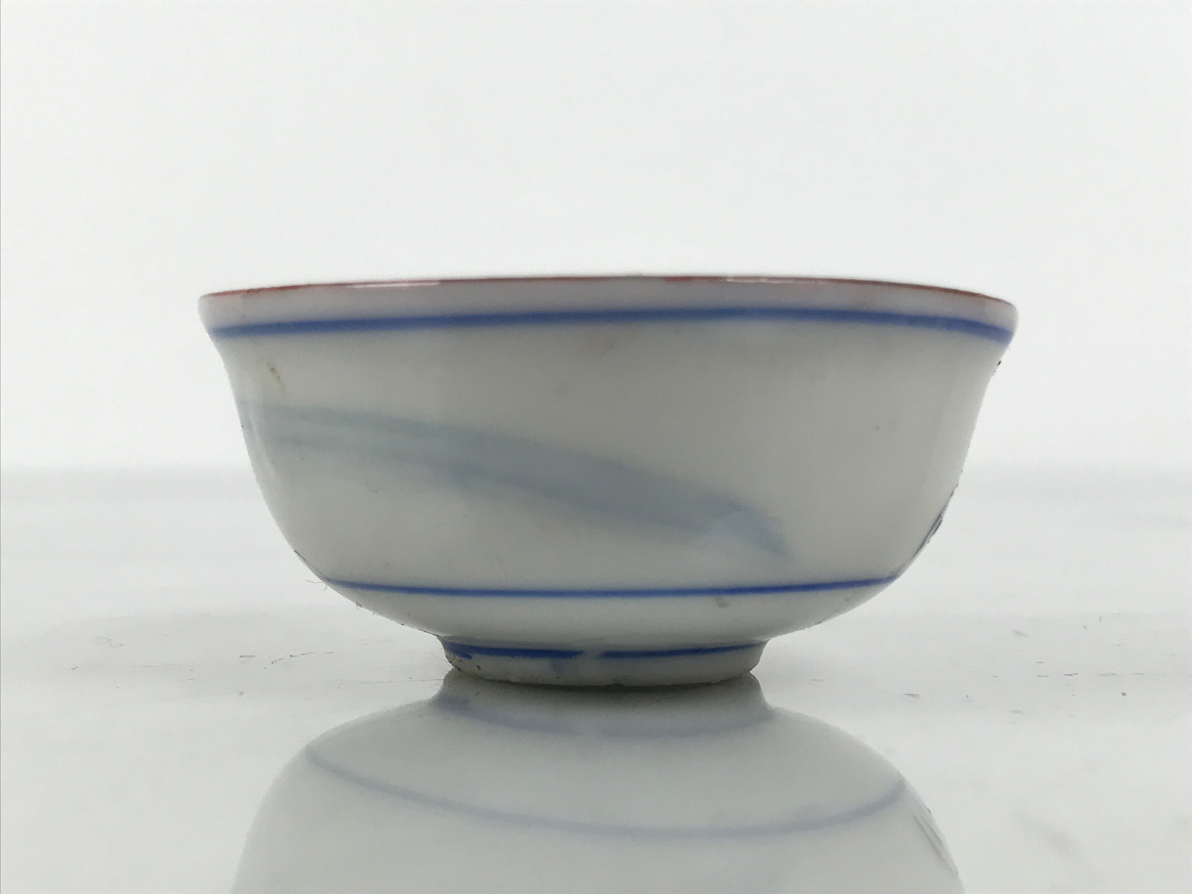 Japanese Kutani Imari Porcelain Sake Cup Vtg Tsubomi Ochoko Mountain Temple G344
