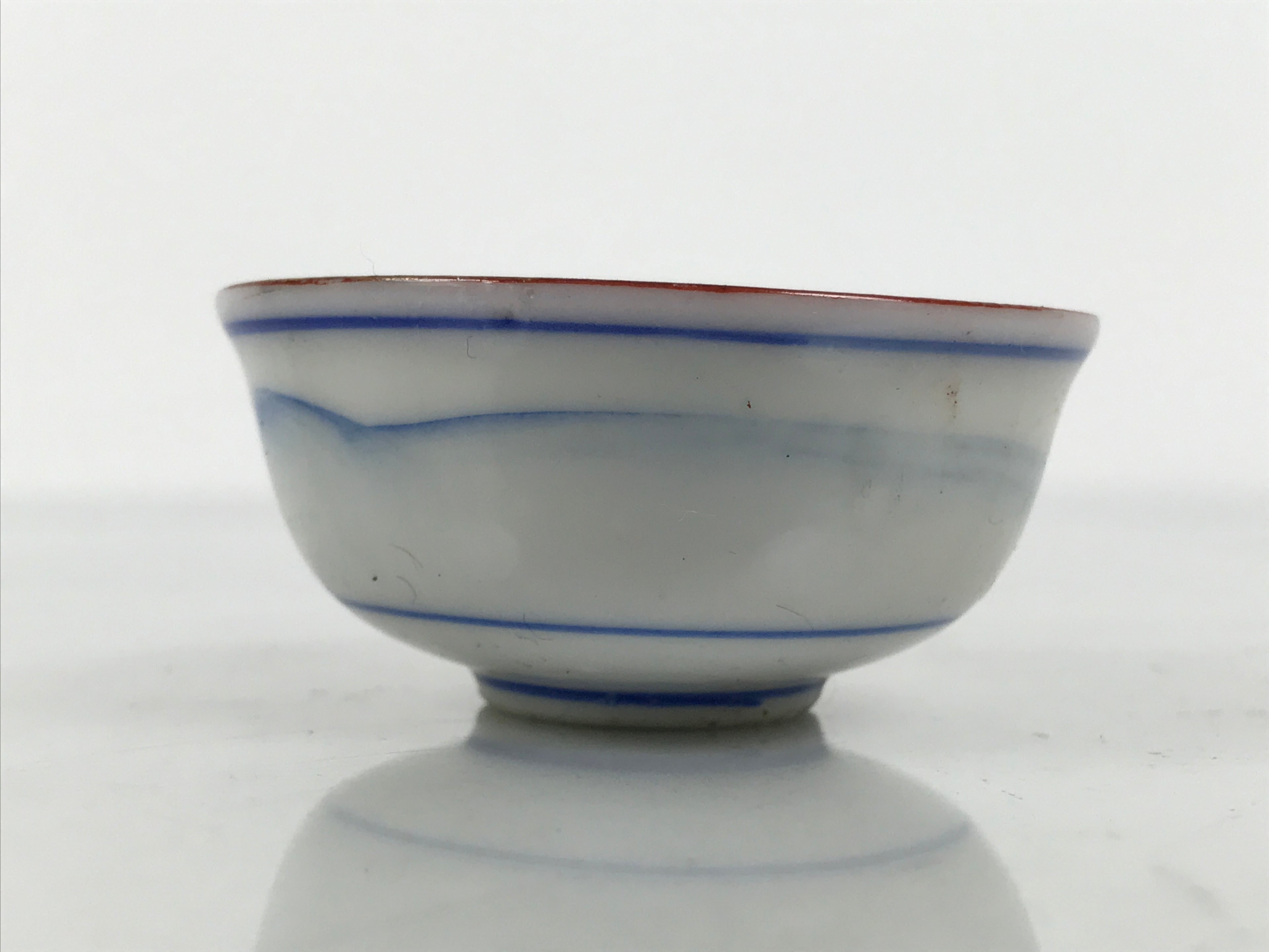 Japanese Kutani Imari Porcelain Sake Cup Vtg Tsubomi Ochoko Mountain Temple G344