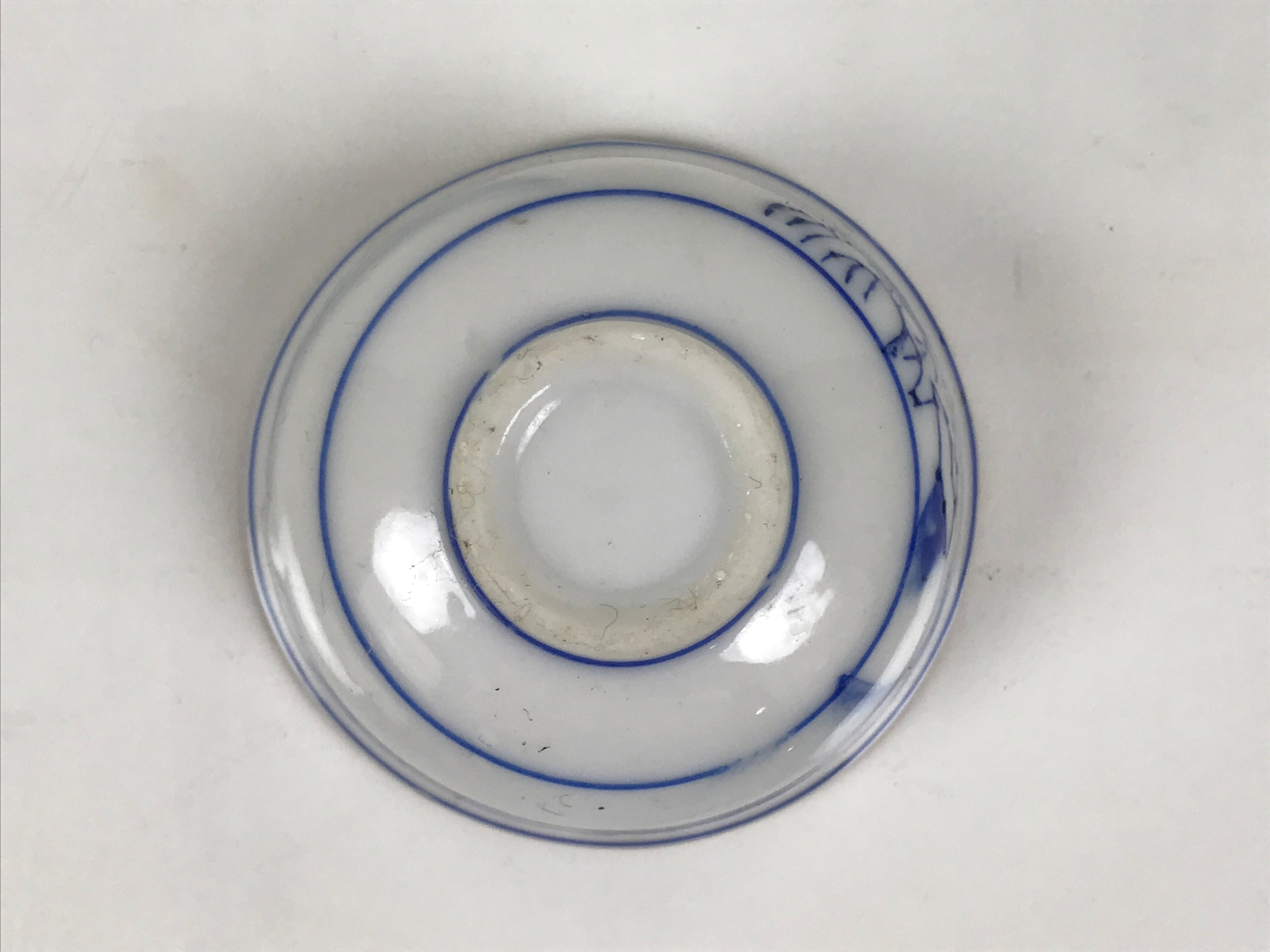 Japanese Kutani Imari Porcelain Sake Cup Vtg Tsubomi Ochoko Mountain Temple G344