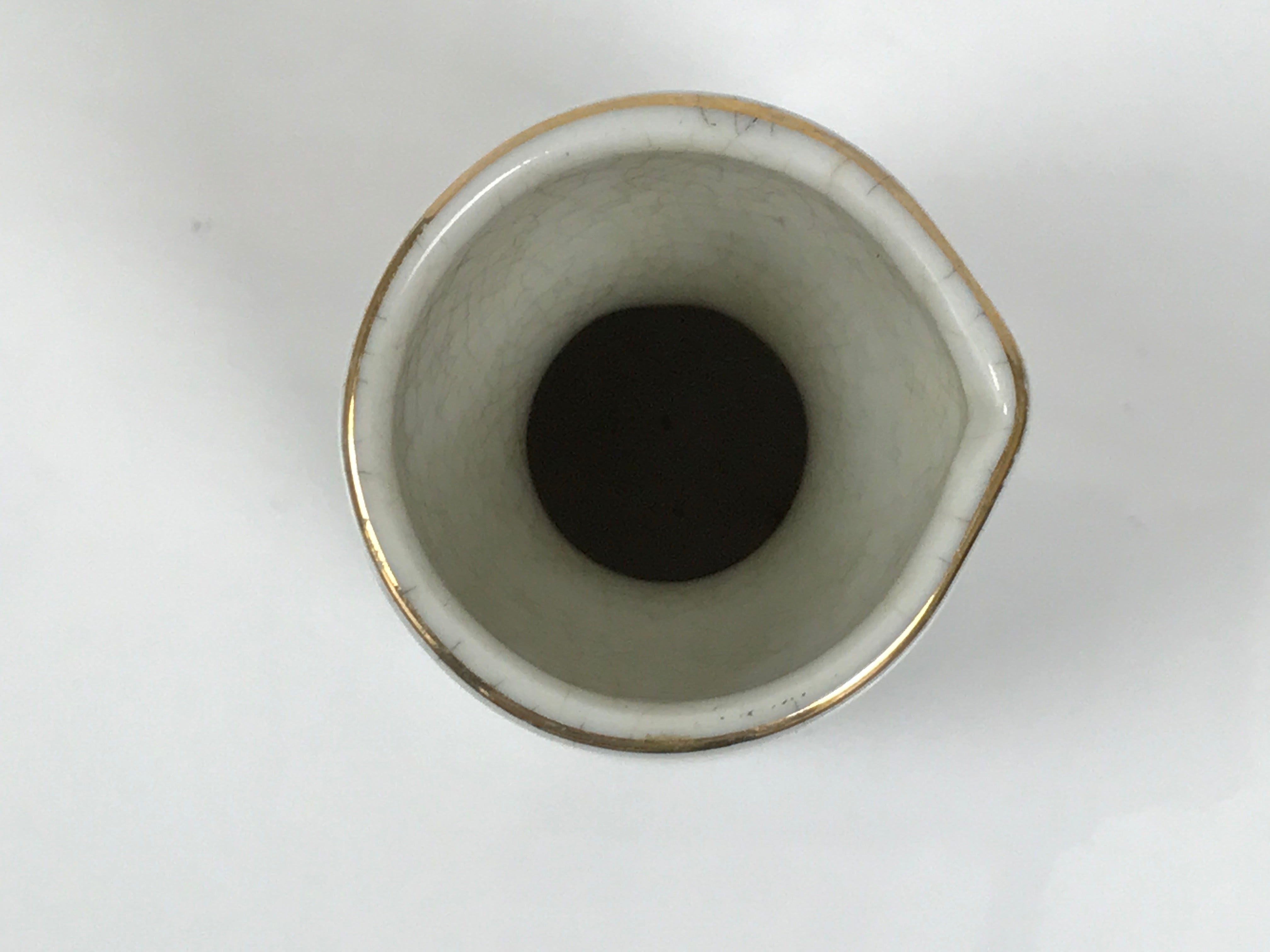 Japanese Kutani Porcelain Sake Bottle Tokkuri Vtg White Red Black Kanji TS845