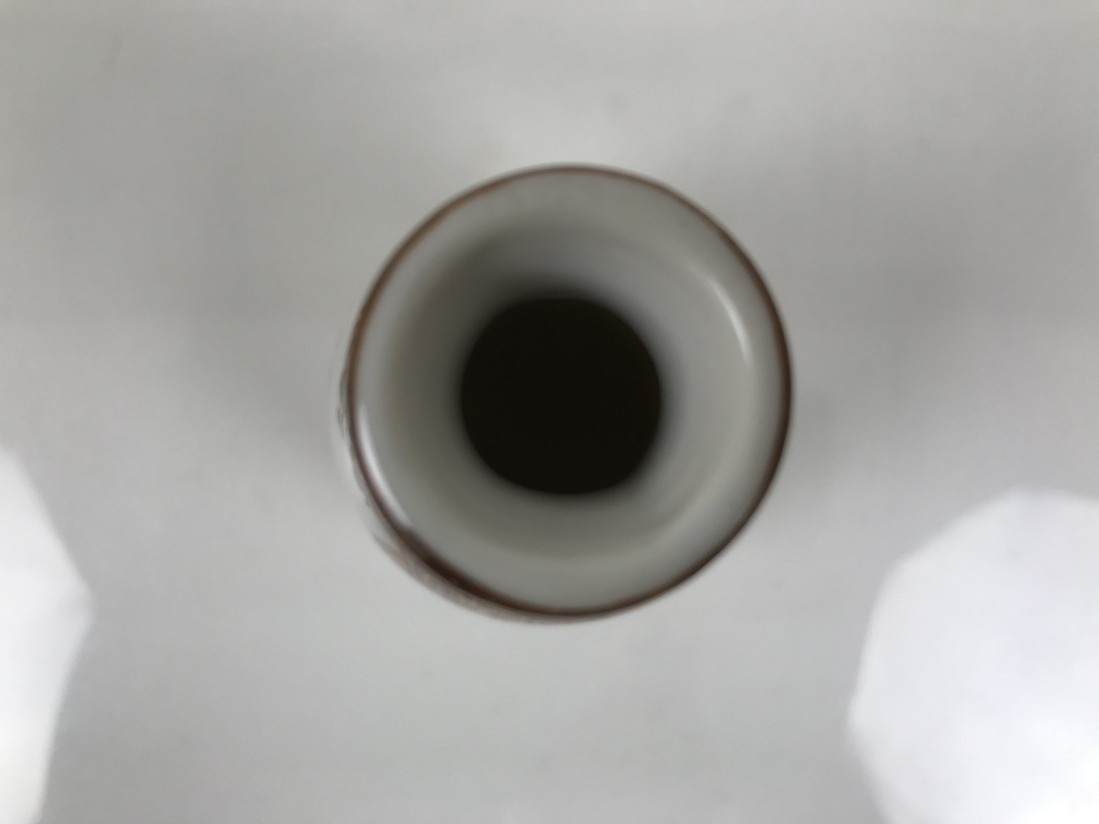 Japanese Kutani Porcelain Sake Bottle Tokkuri White Gold Court Carriage TS894