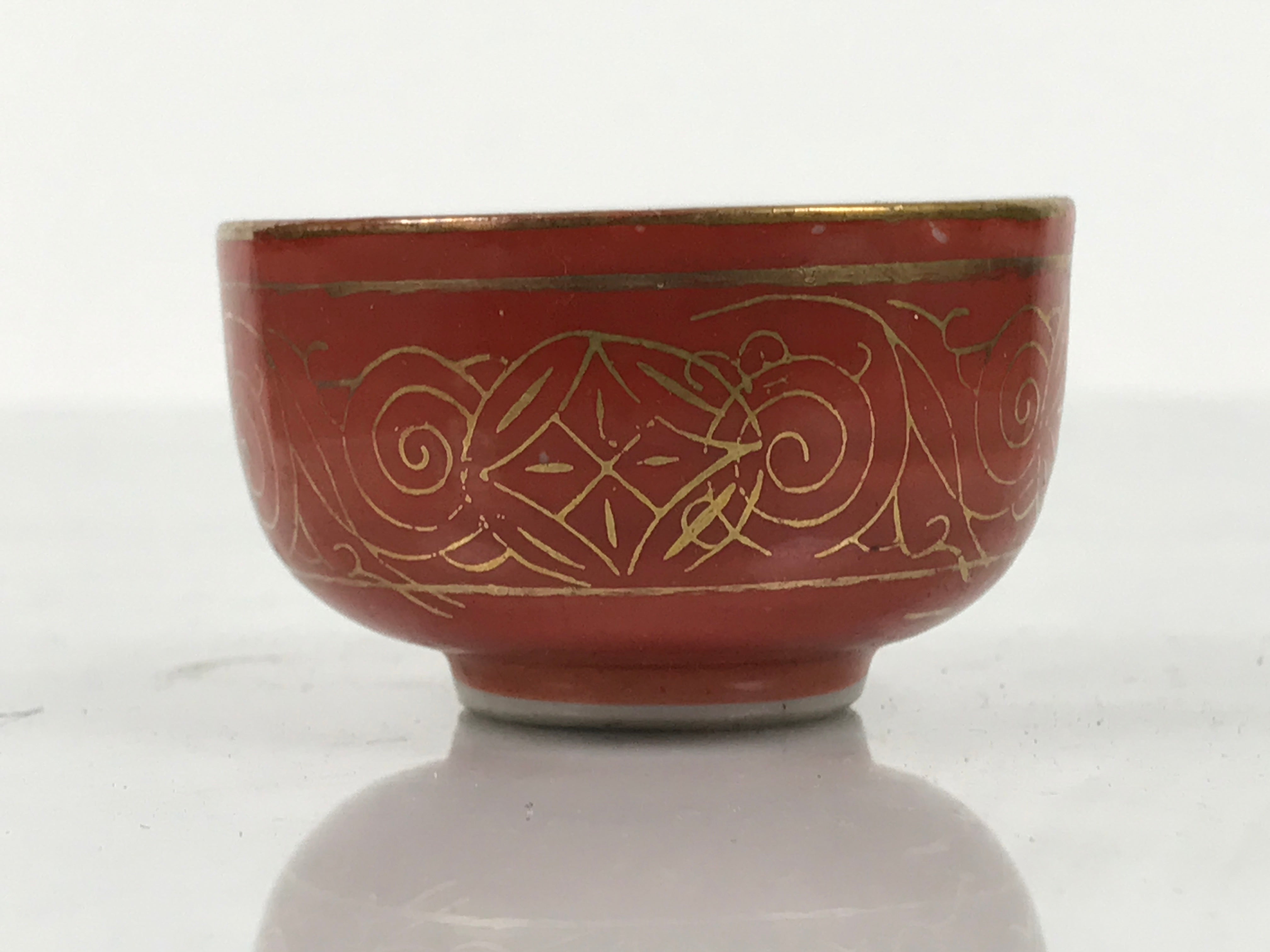 Japanese Kutani Porcelain Sake Cup Vtg Tsubomi Ochoko Red Gold Star G300