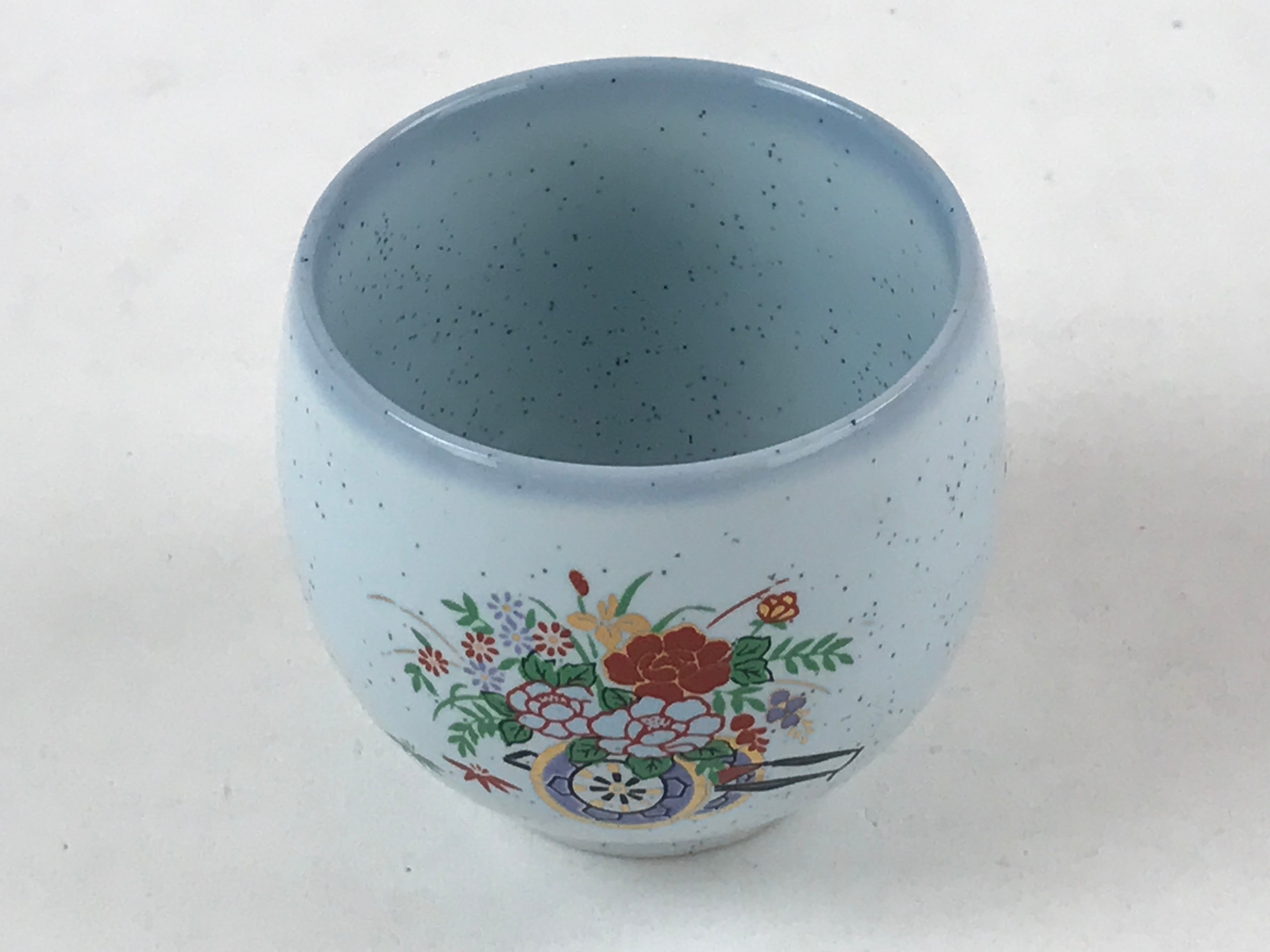 Japanese Kutani Ware Ceramic Teacup Vtg Blue Flower Design Pottery Yunomi TC392