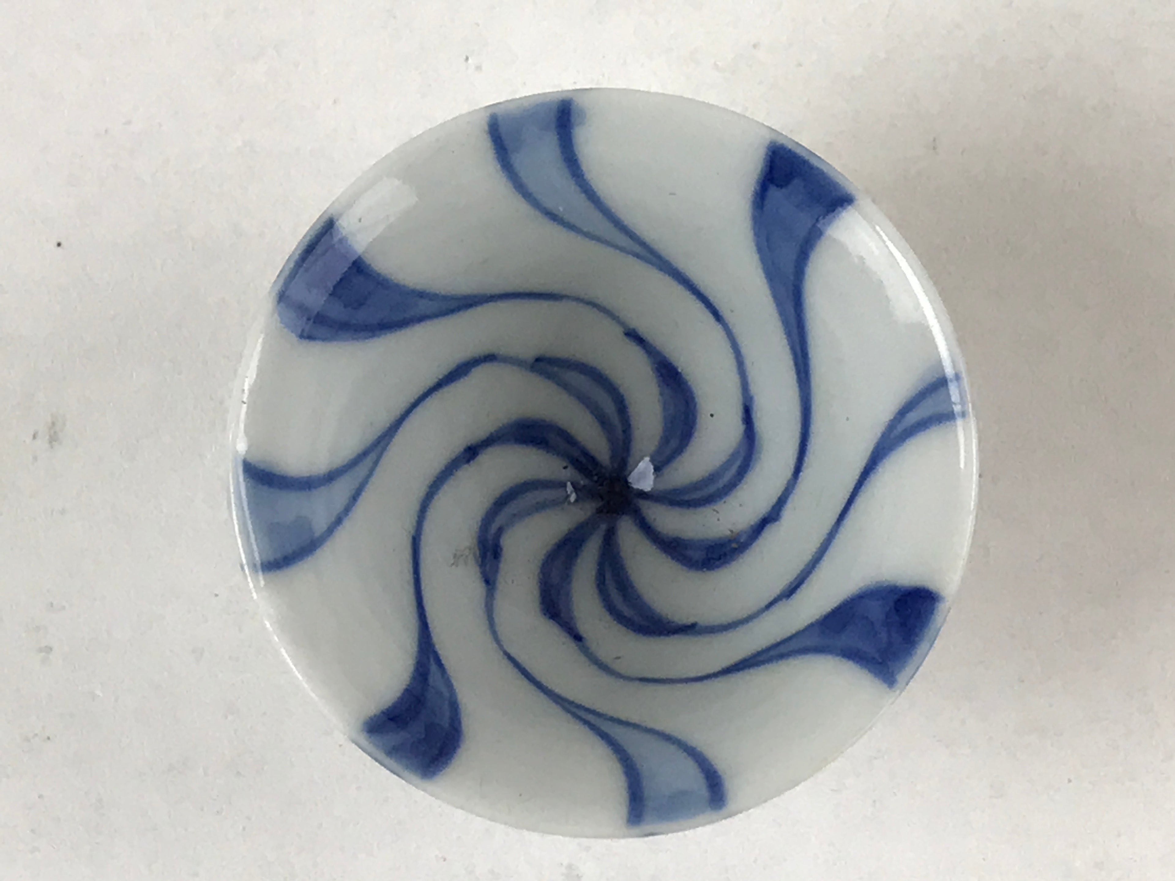 Japanese Kutani Ware Porcelain Sake Cup Vtg Rappa Ochoko Sometsuke Swirl G109