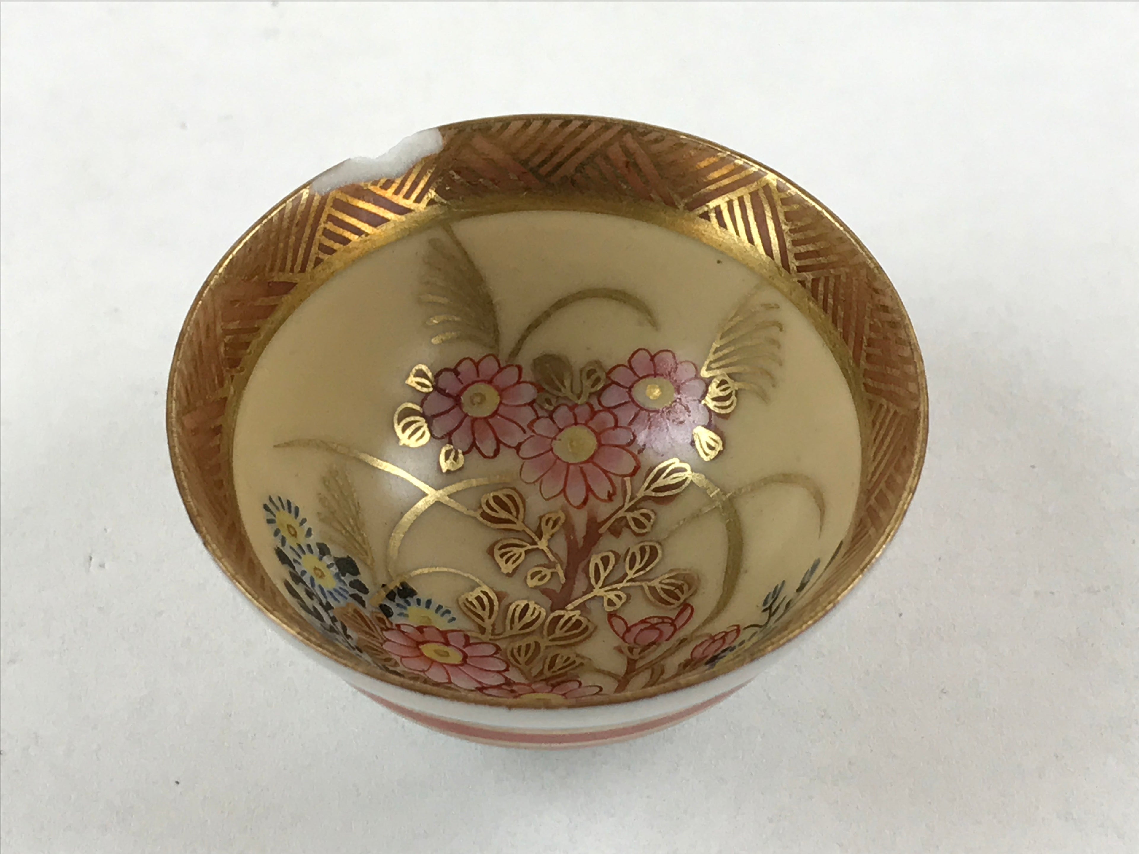 Japanese Kutani Ware Porcelain Sake Cup Vtg Tsubomi Ochoko Gold Flowers G110