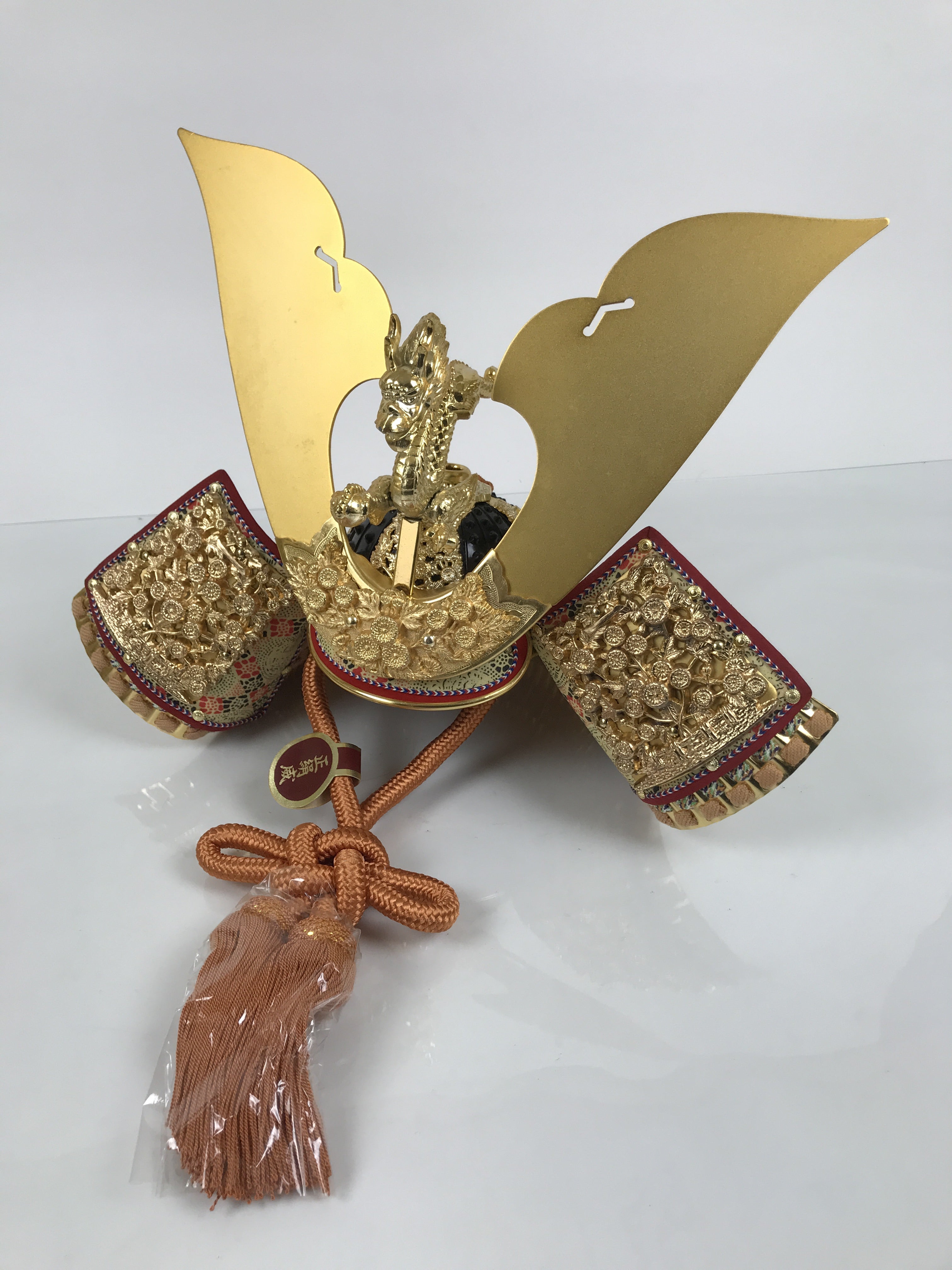 Japanese Lacquer Wood Boxed Kabuto Samurai Helmet Vtg Display Gold