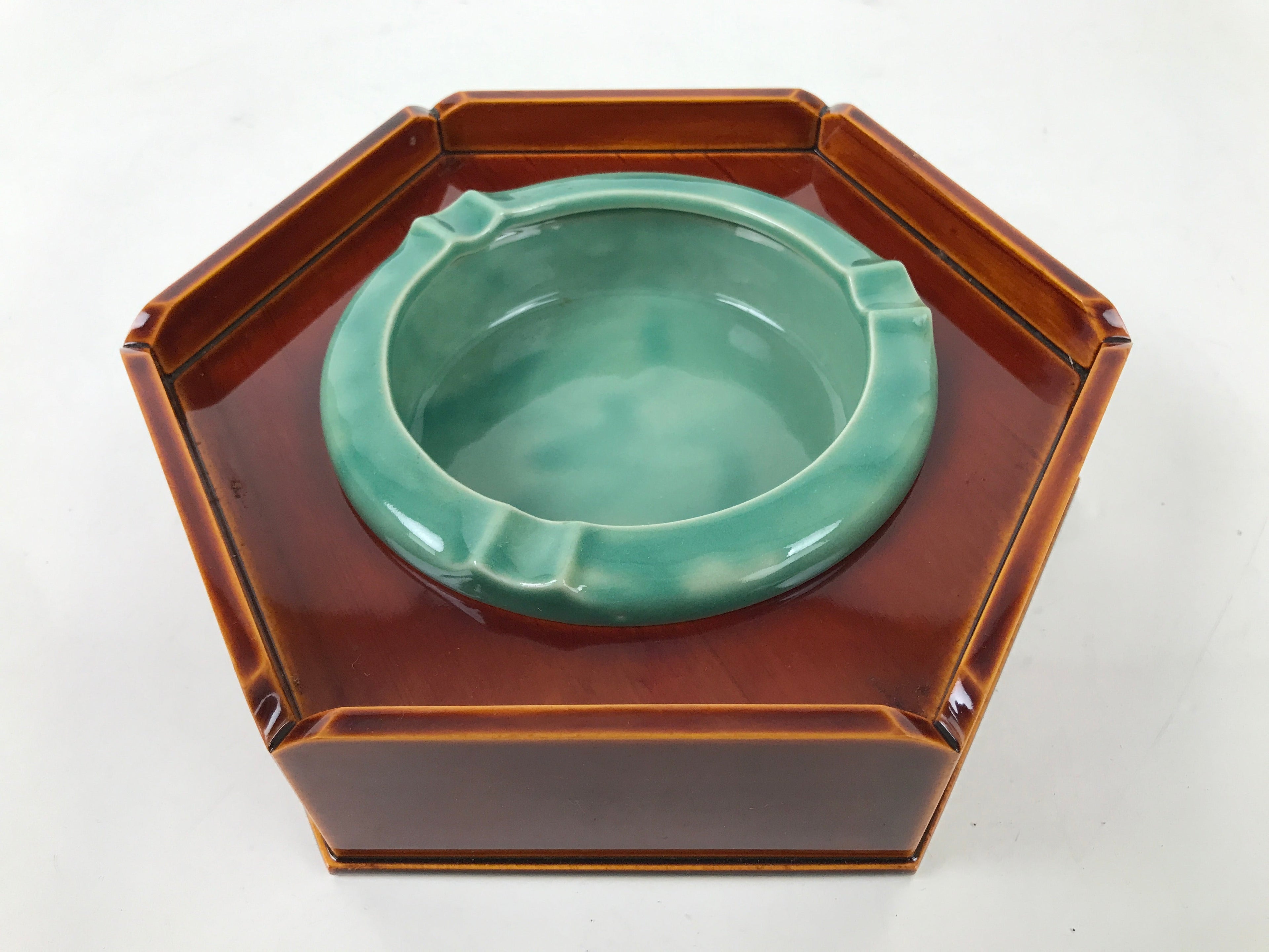 Japanese Lacquer Wood Stand Porcelain Ashtray Shunkei-Nuri Green Hexagon LWB105