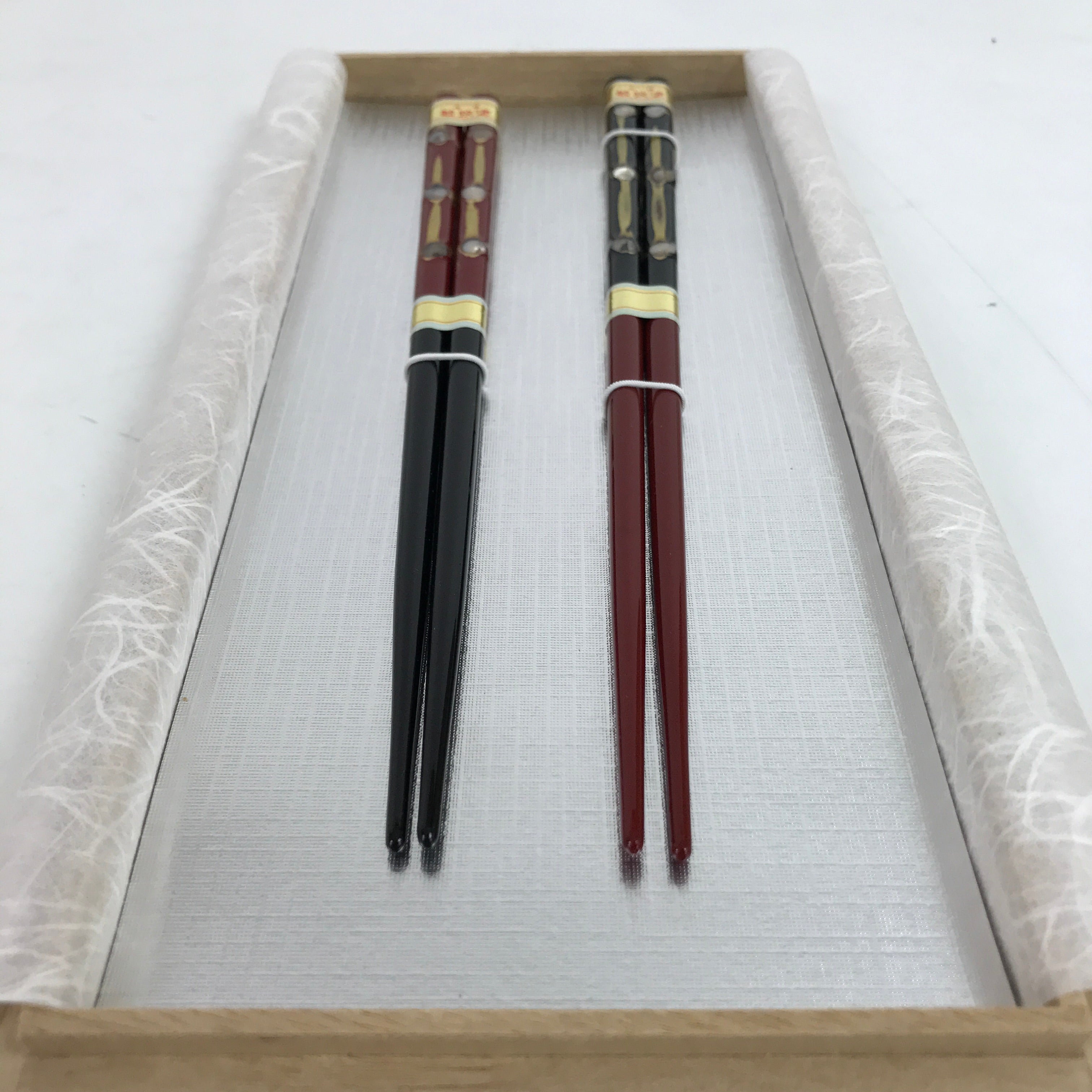 Japanese Lacquered Wooden Chopstick Pair Set Vtg Wakasa Raden Red Black L291