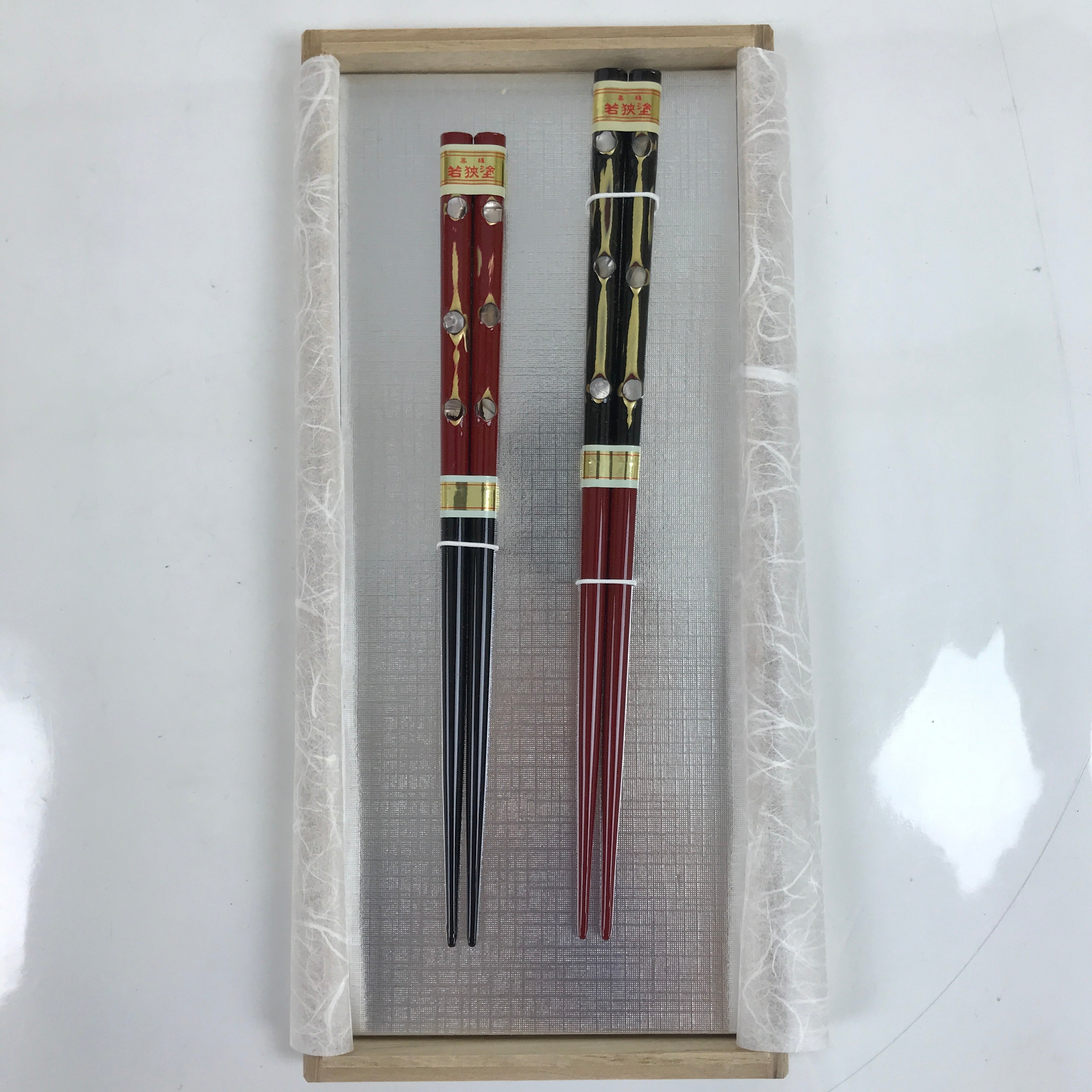 Japanese Lacquered Wooden Chopstick Pair Set Vtg Wakasa Raden Red Black L296