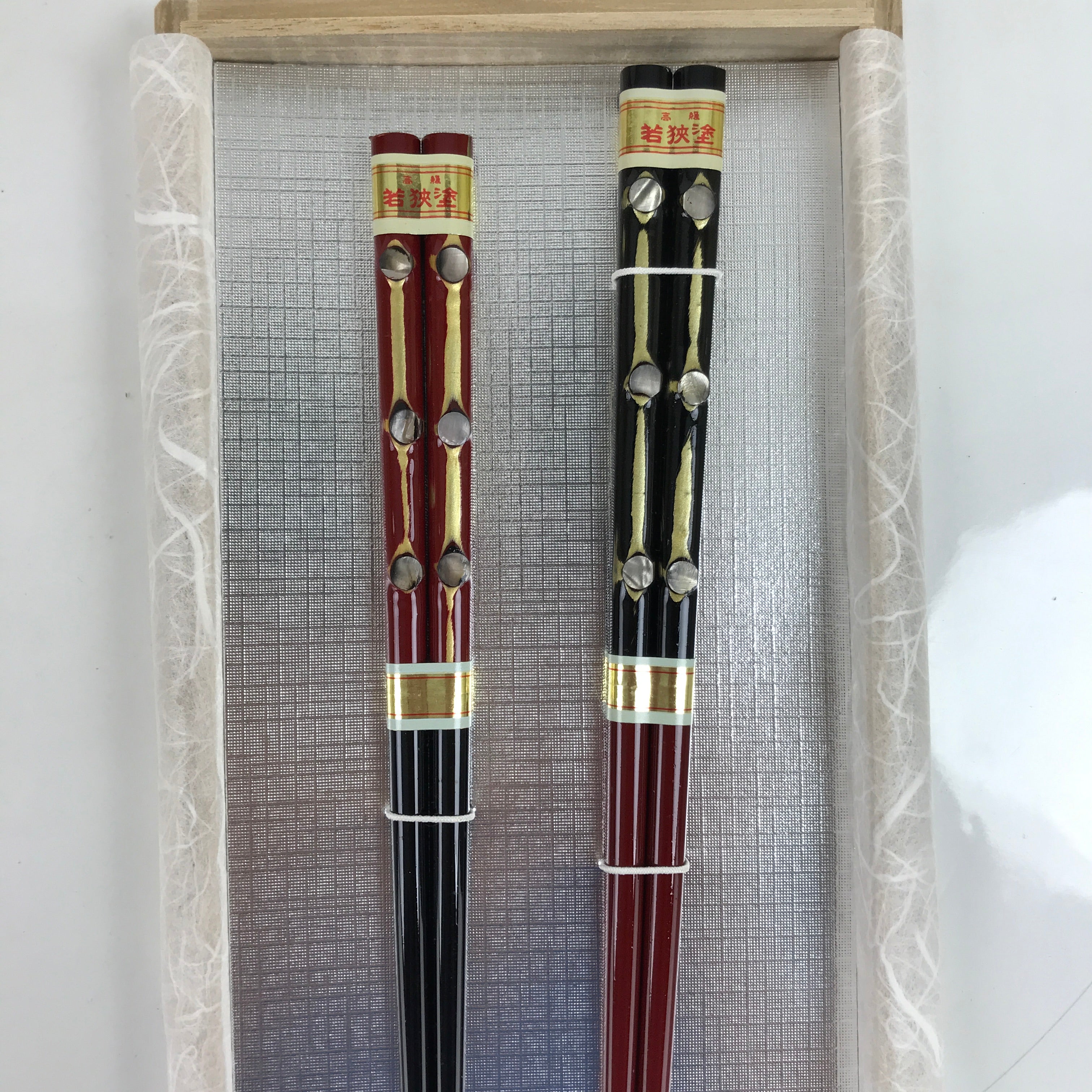 Japanese Lacquered Wooden Chopstick Pair Set Vtg Wakasa Raden Red Black L298