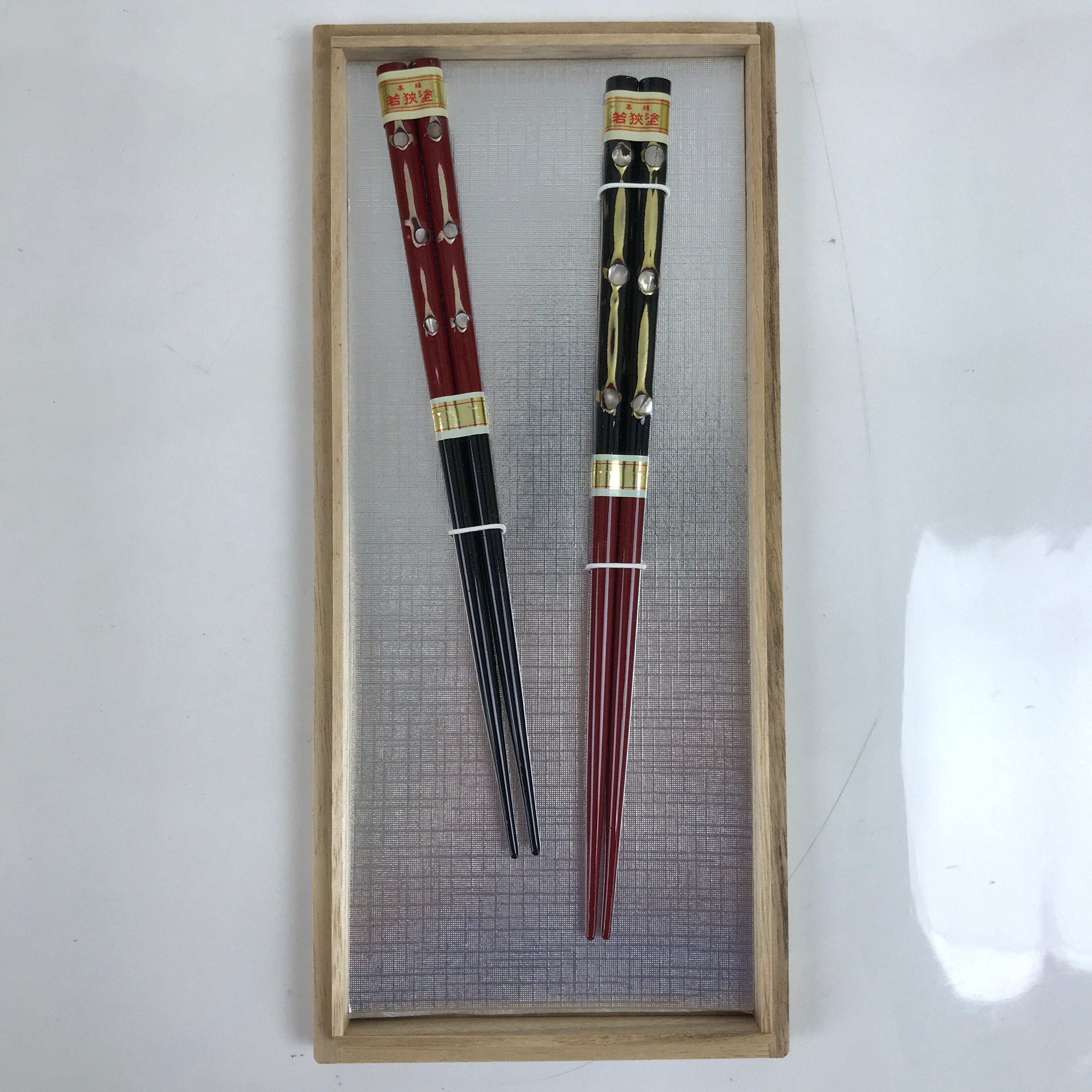 Japanese Lacquered Wooden Chopstick Pair Set Vtg Wakasa Raden Red Black L301