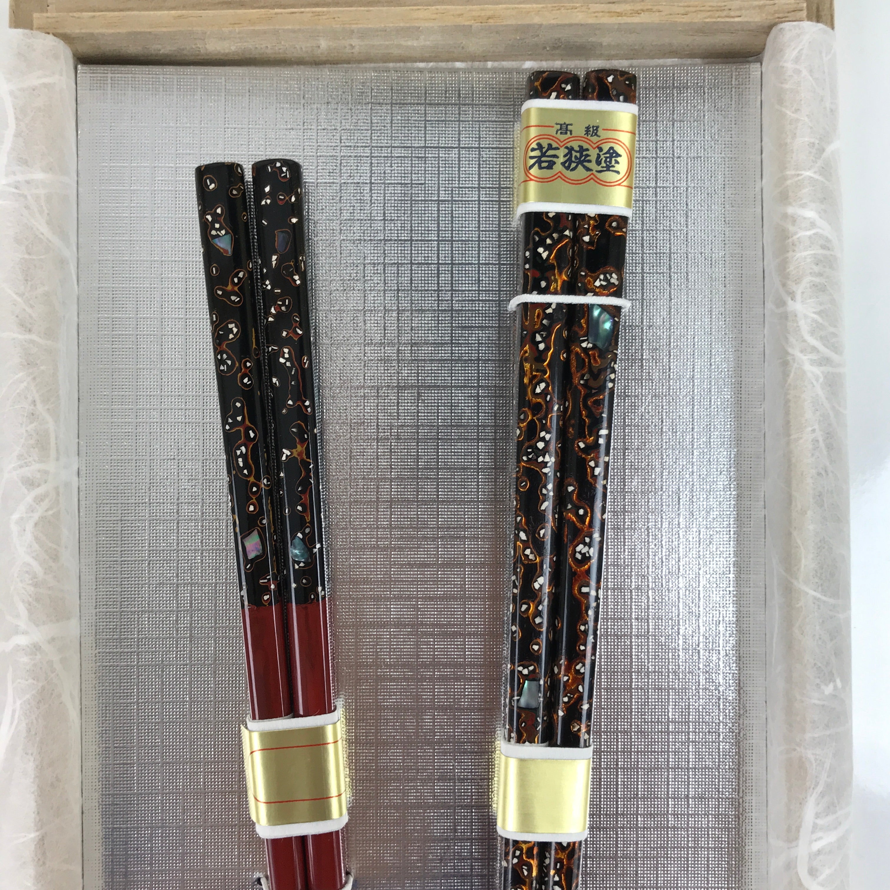 Japanese Lacquered Wooden Chopstick Pair Set Vtg Wakasa Raden Red Black L305