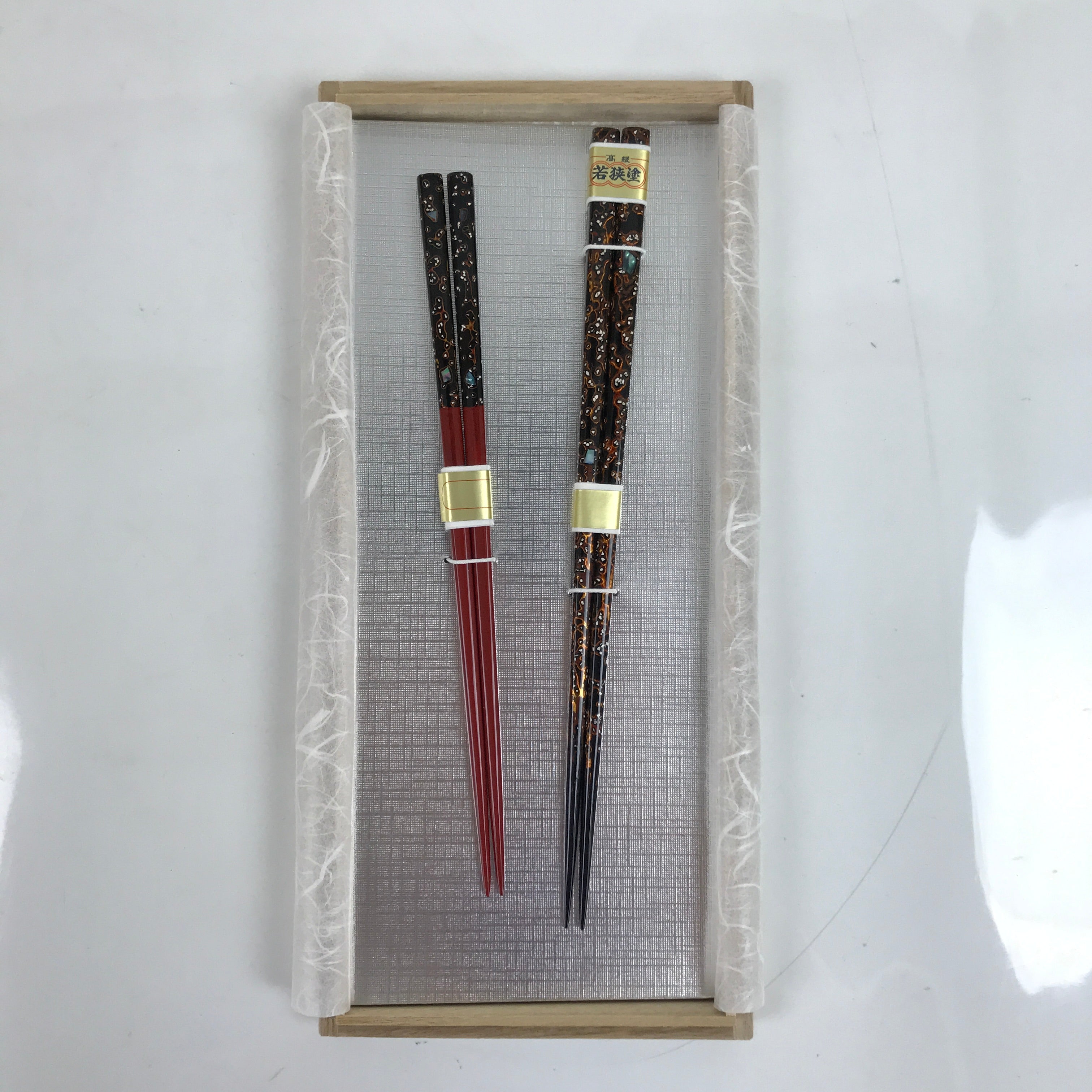 Japanese Lacquered Wooden Chopstick Pair Set Vtg Wakasa Raden Red Black L305
