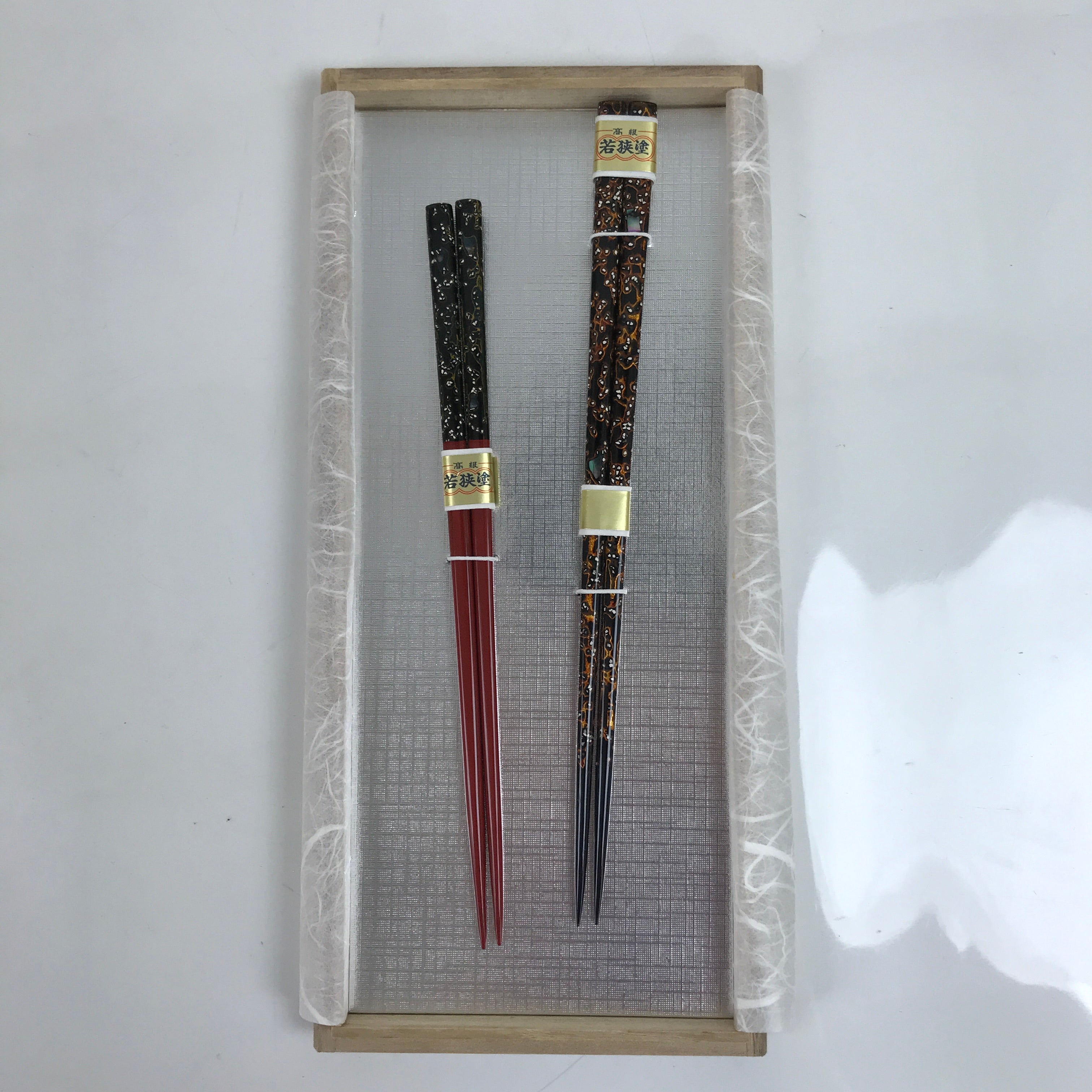 Japanese Lacquered Wooden Chopstick Pair Set Vtg Wakasa Raden Red Black L306