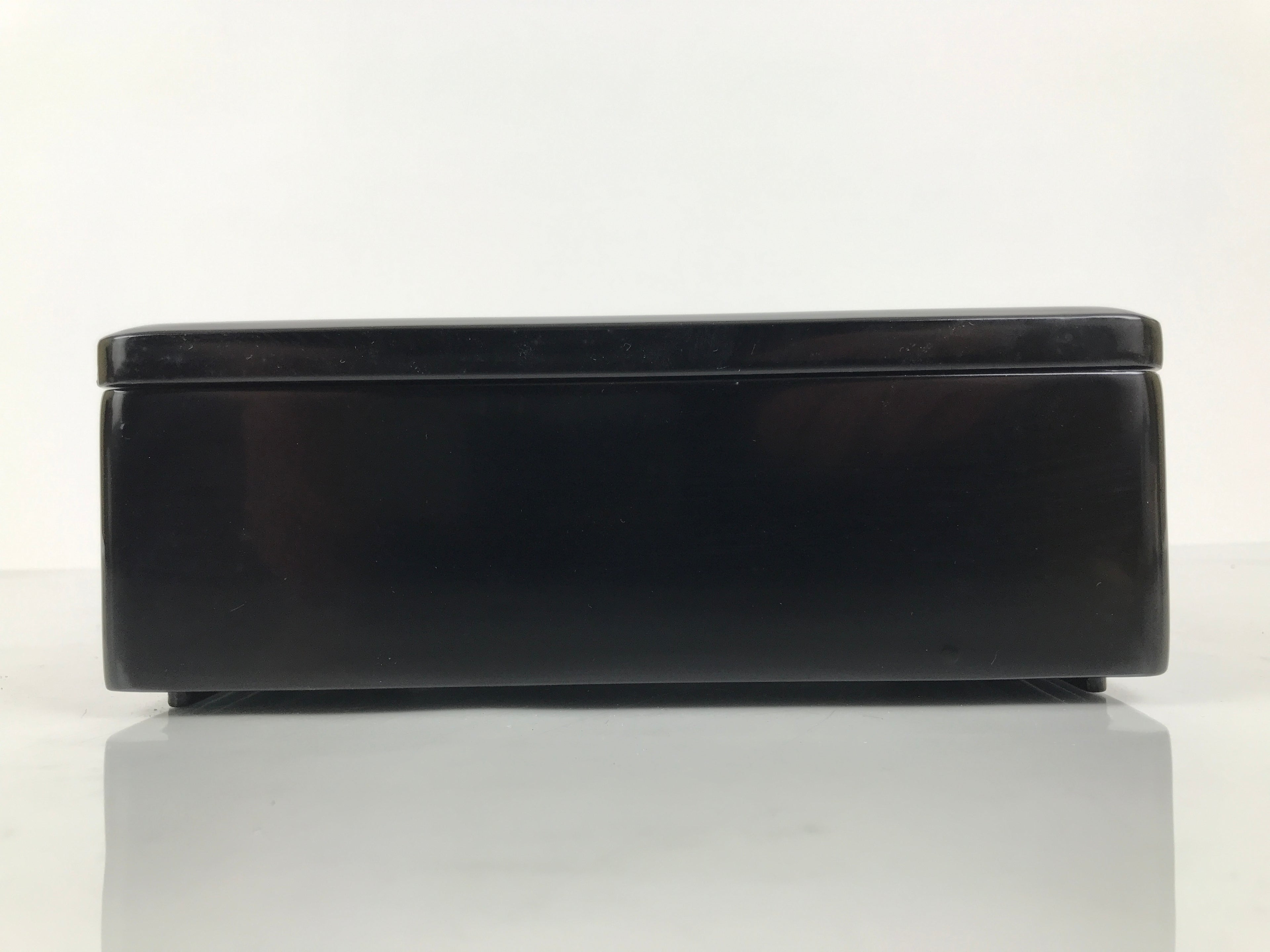 Japanese Lacquered Wooden Lidded Bento Box Vtg Jubako Classic Black Red L617