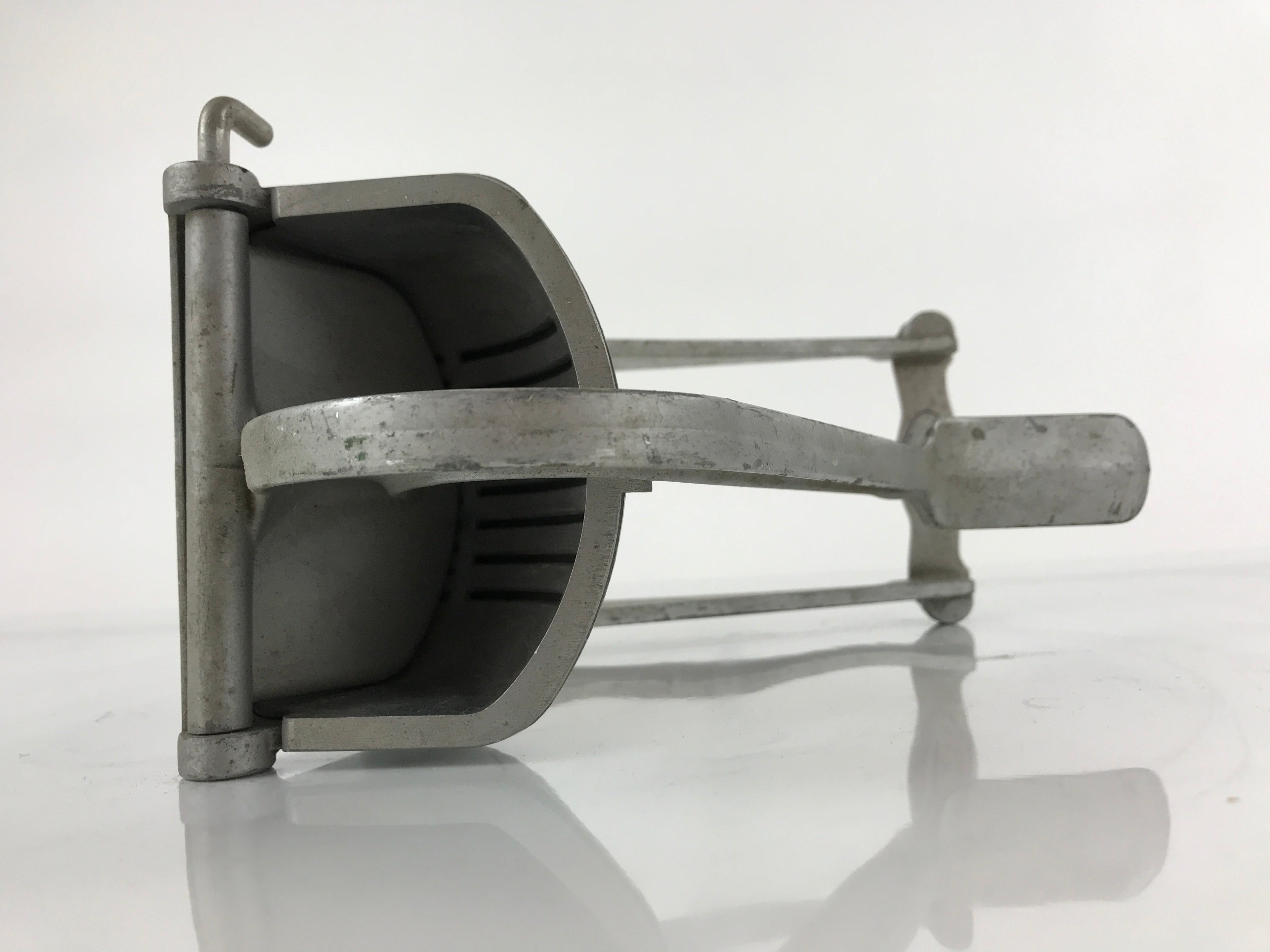 Japanese Manual Press Aluminum Fruit Juicer Vtg Metal Industrial Appliance JK670