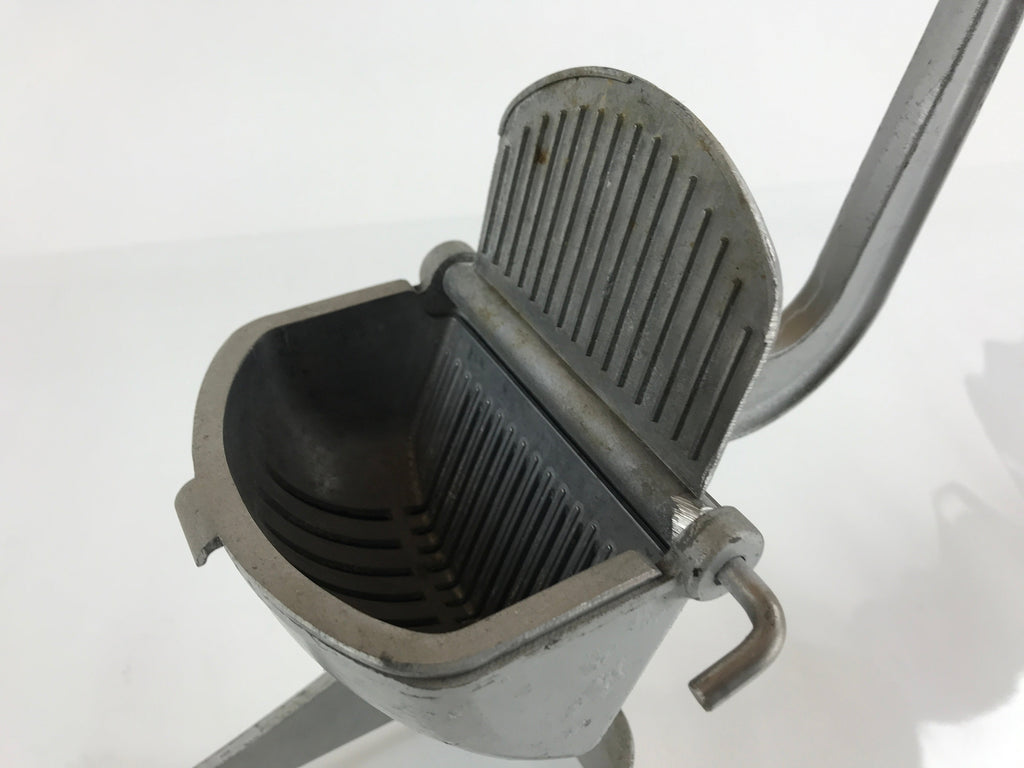 Japanese Manual Press Aluminum Fruit Juicer Vtg Metal Industrial Appliance JK670