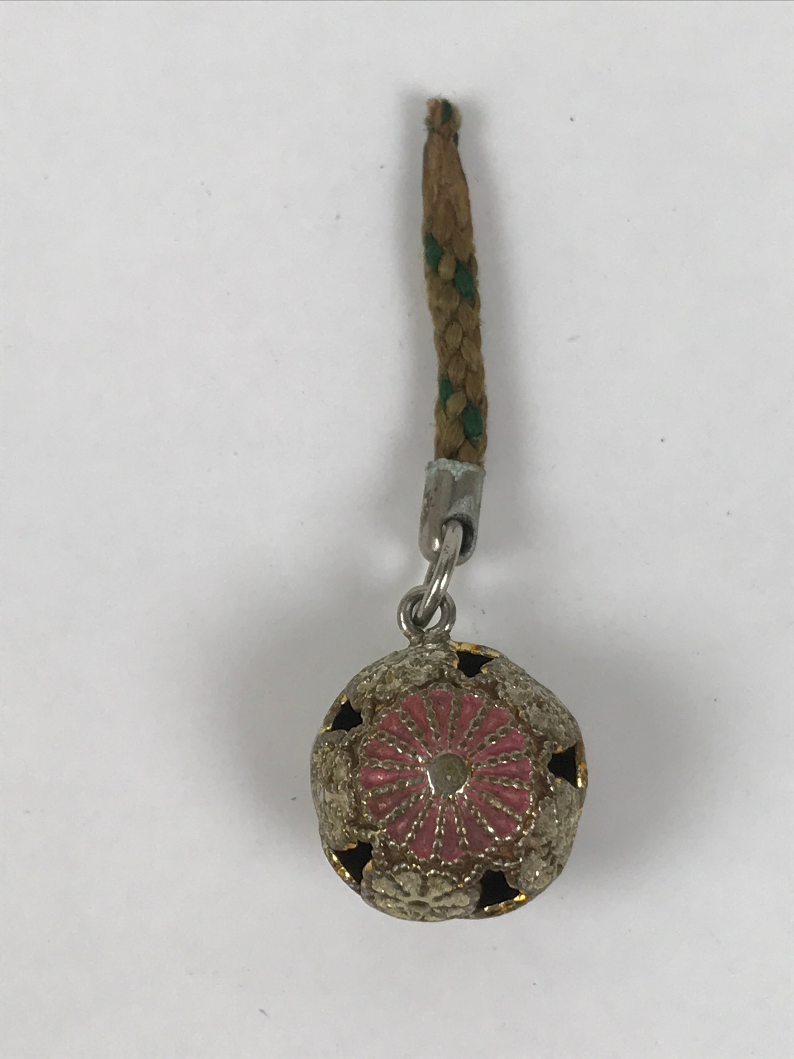 Japanese Metal Chrysanthemum Bell Keychain Ball Phone Strap Amulet Pink JK877