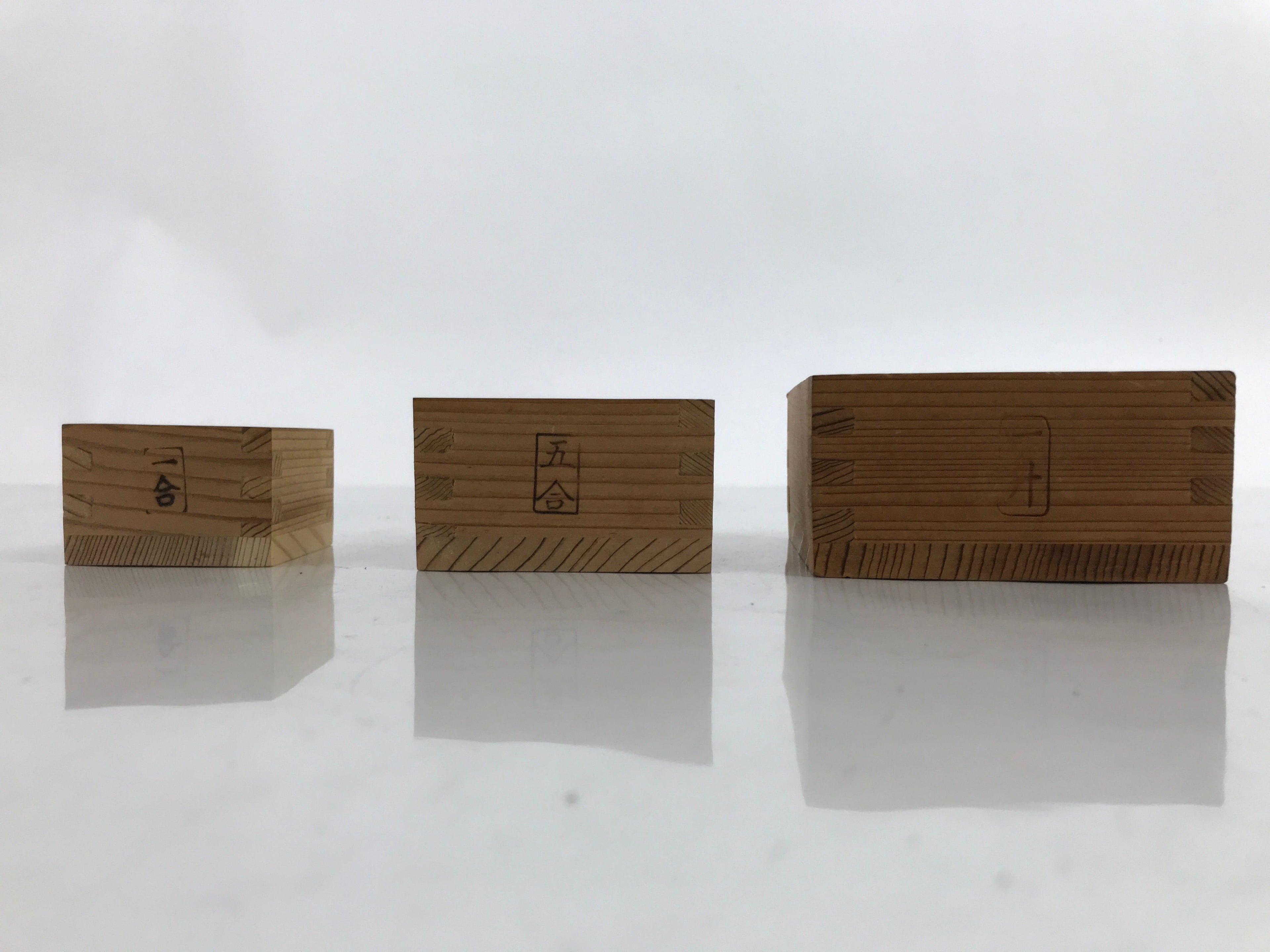 Japanese Miniature Wooden Measuring Cups Vtg Masu Decoration 3pc Set L325