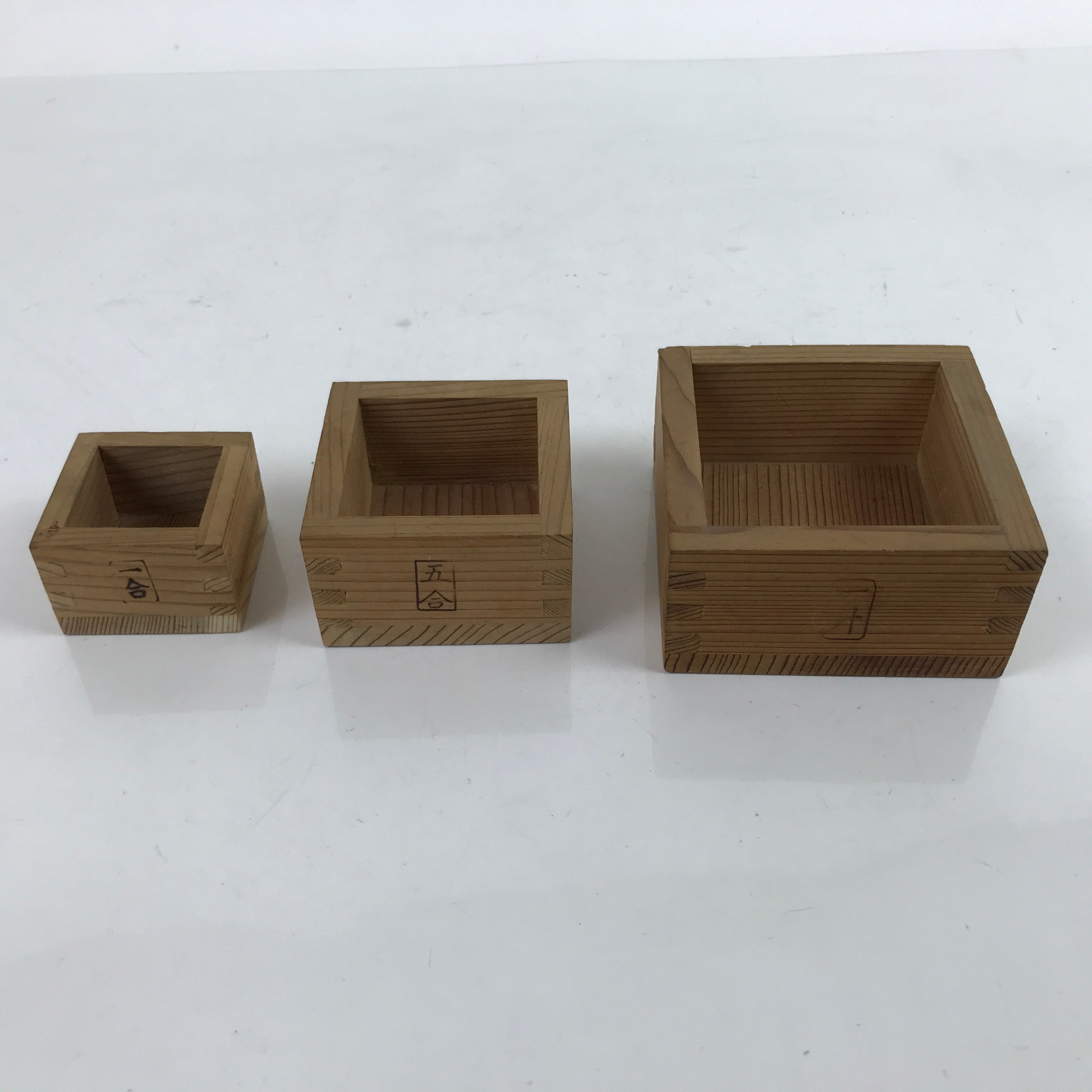 Japanese Miniature Wooden Measuring Cups Vtg Masu Decoration 3pc Set L325