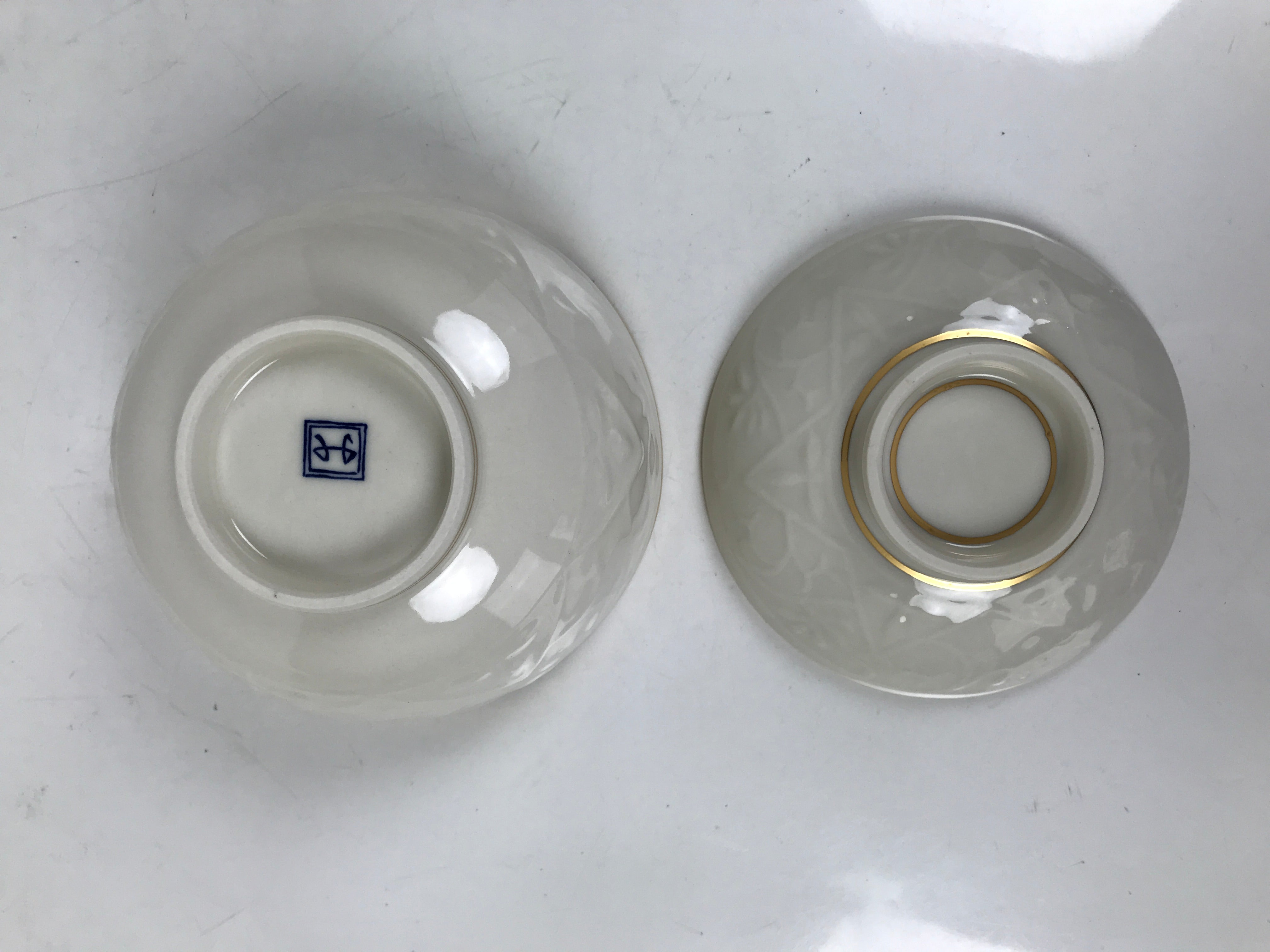 Japanese Mino Ware Porcelain Lidded Bowl Vtg White Red Gold Peony Flower Y422