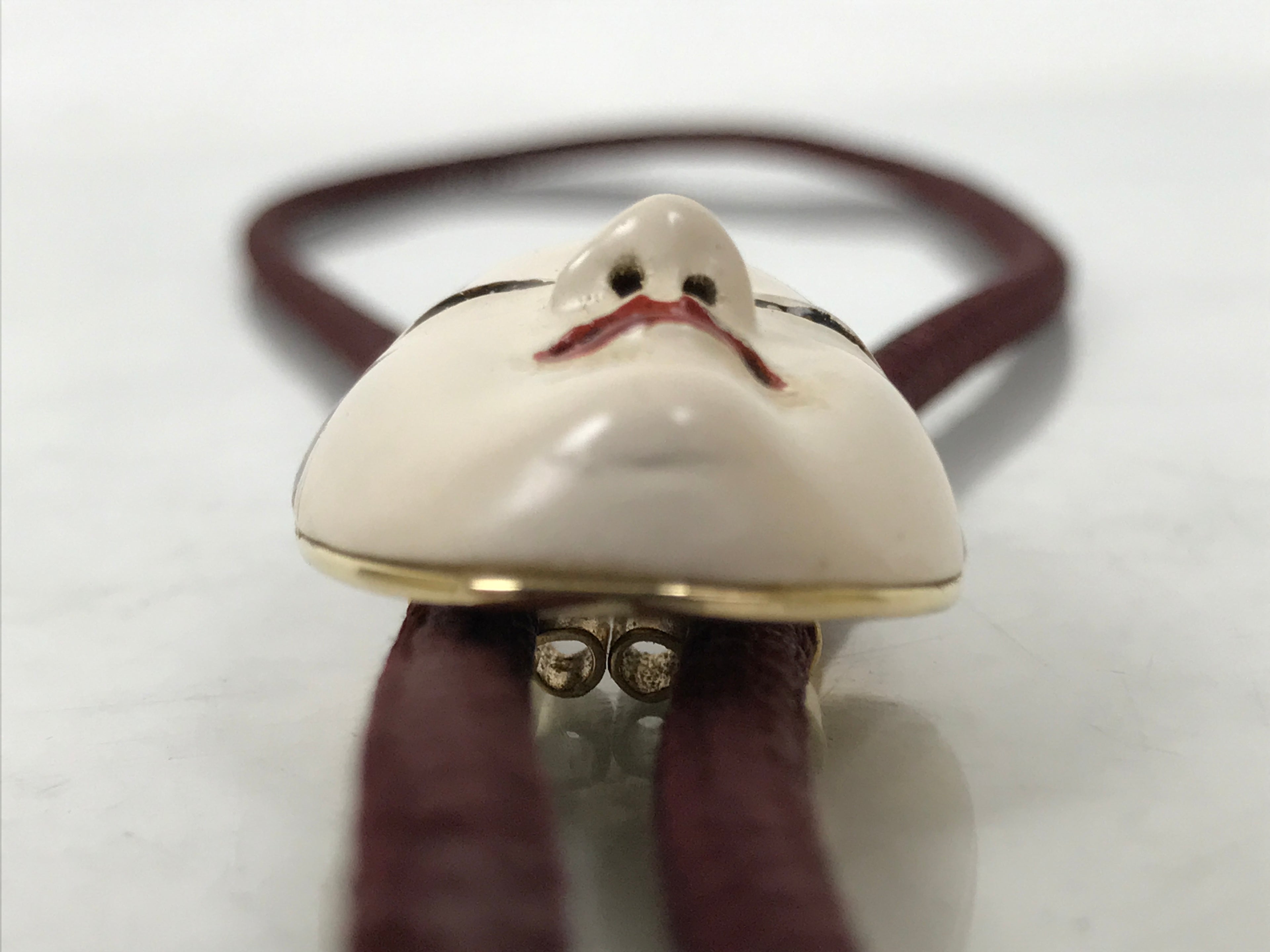 Japanese Noh Mask Western Bolo Tie Vtg Netsuke Slide Metal Tips Red Black JK887
