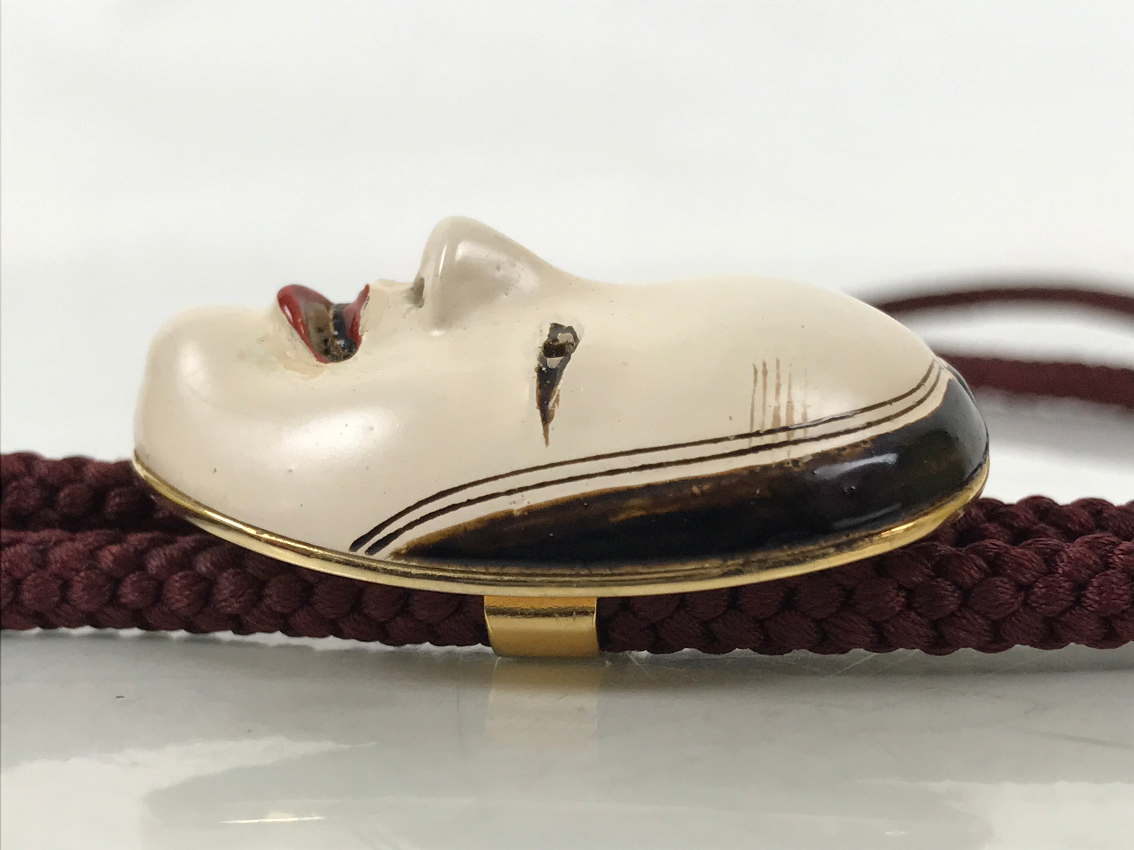 Japanese Noh Mask Western Bolo Tie Vtg Netsuke Slide Metal Tips Red Black JK887