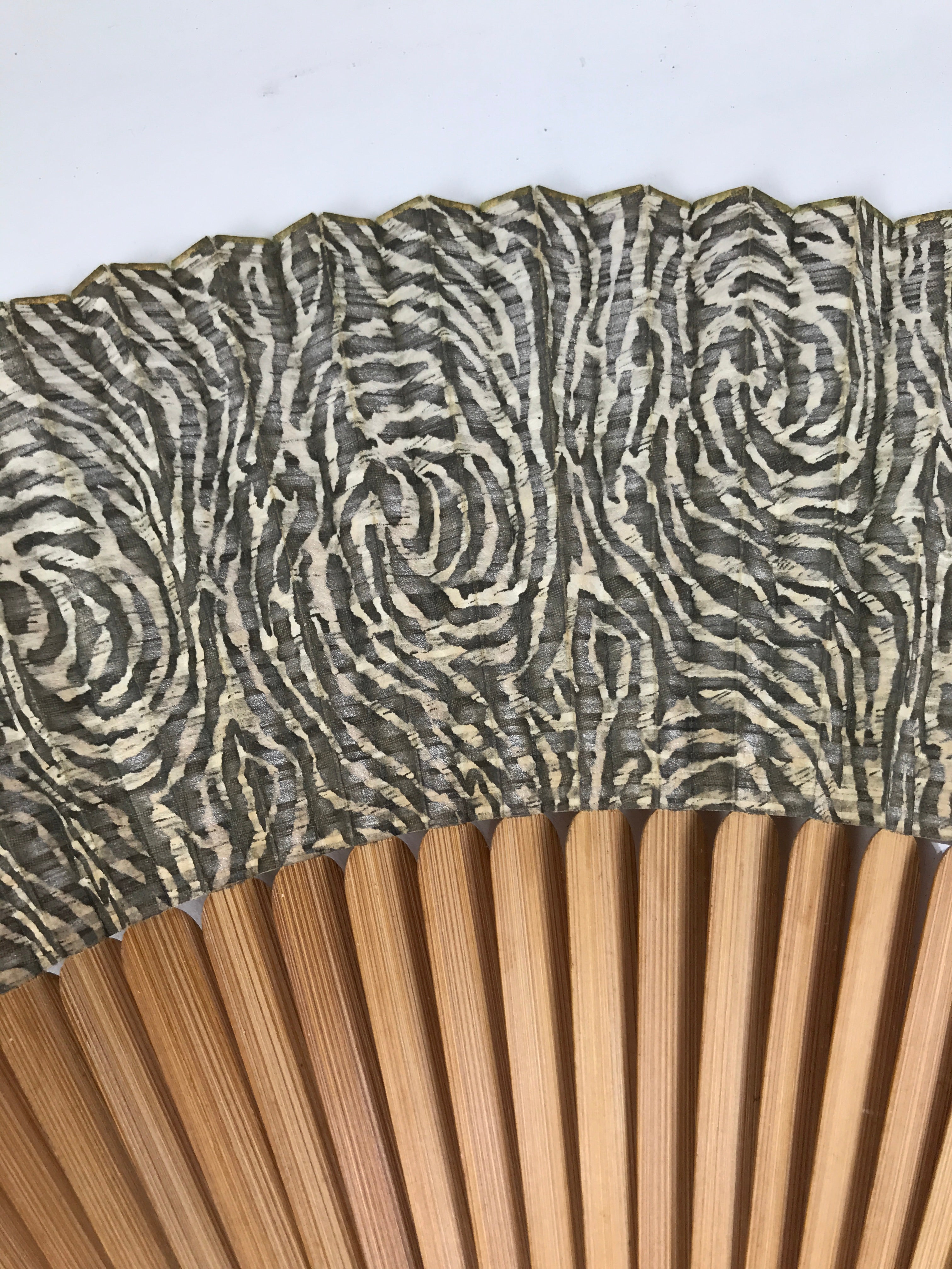 Japanese Paper Folding Fan Sensu Bamboo Frame Brown Silver Floral Swirl 4D898