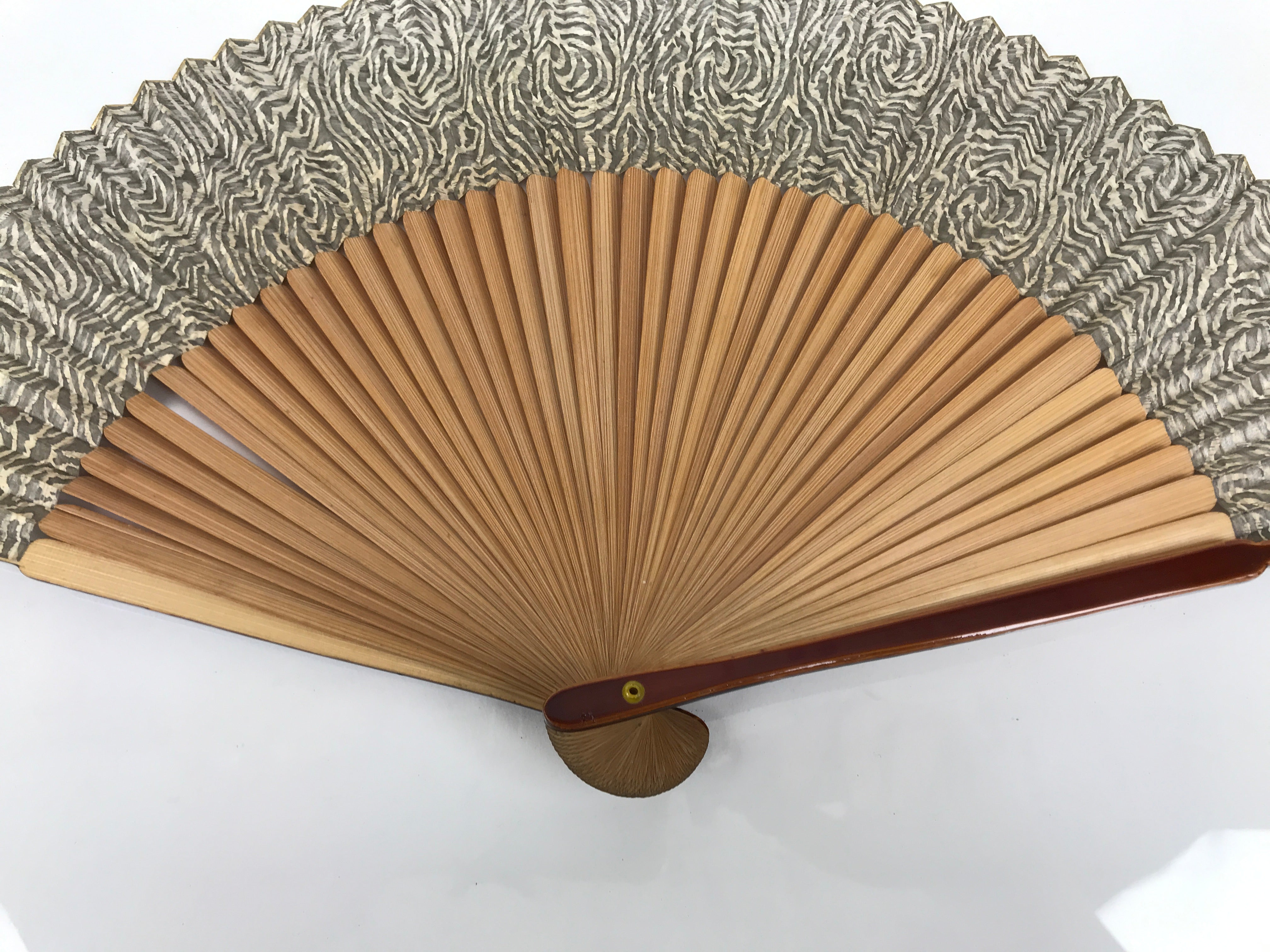 Japanese Paper Folding Fan Sensu Bamboo Frame Brown Silver Floral Swirl 4D898