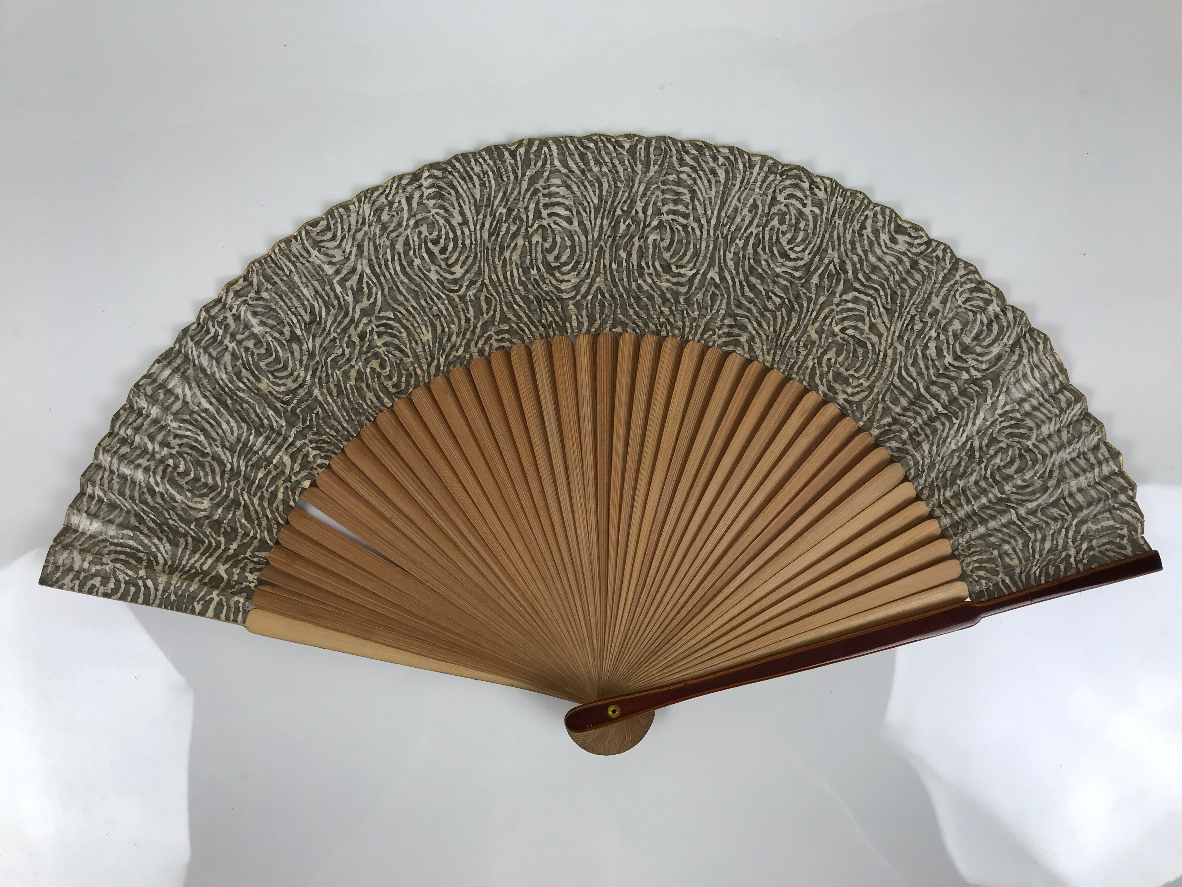 Japanese Paper Folding Fan Sensu Bamboo Frame Brown Silver Floral Swirl 4D898