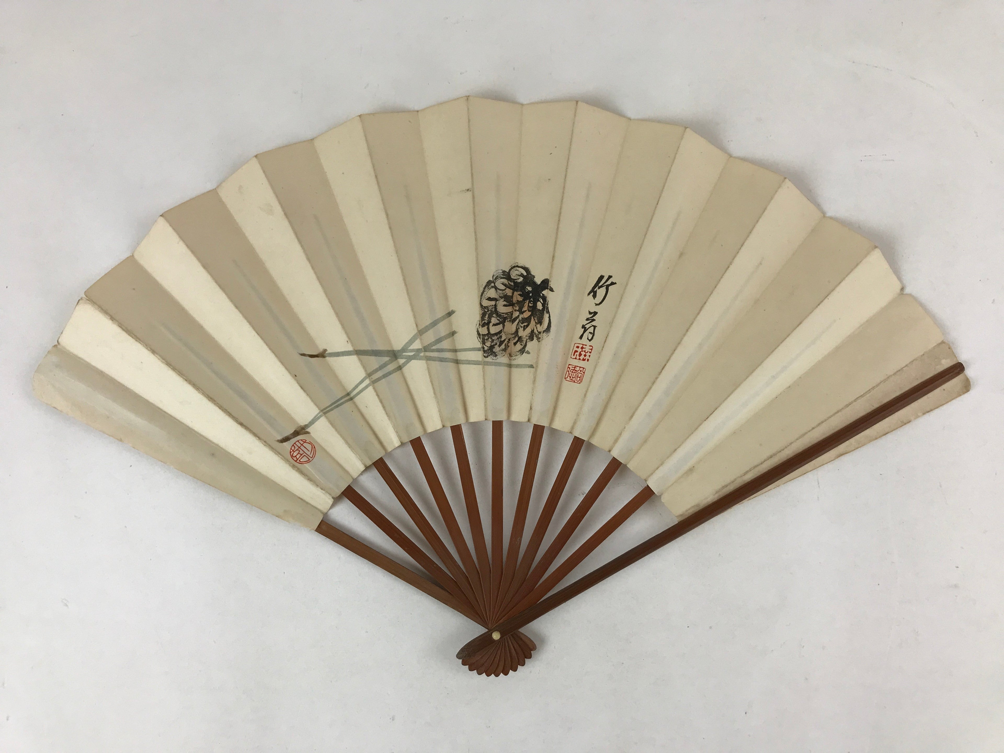 Japanese Paper Folding Fan Sensu Bamboo Frame Pine Cone Pine Needles 4D778