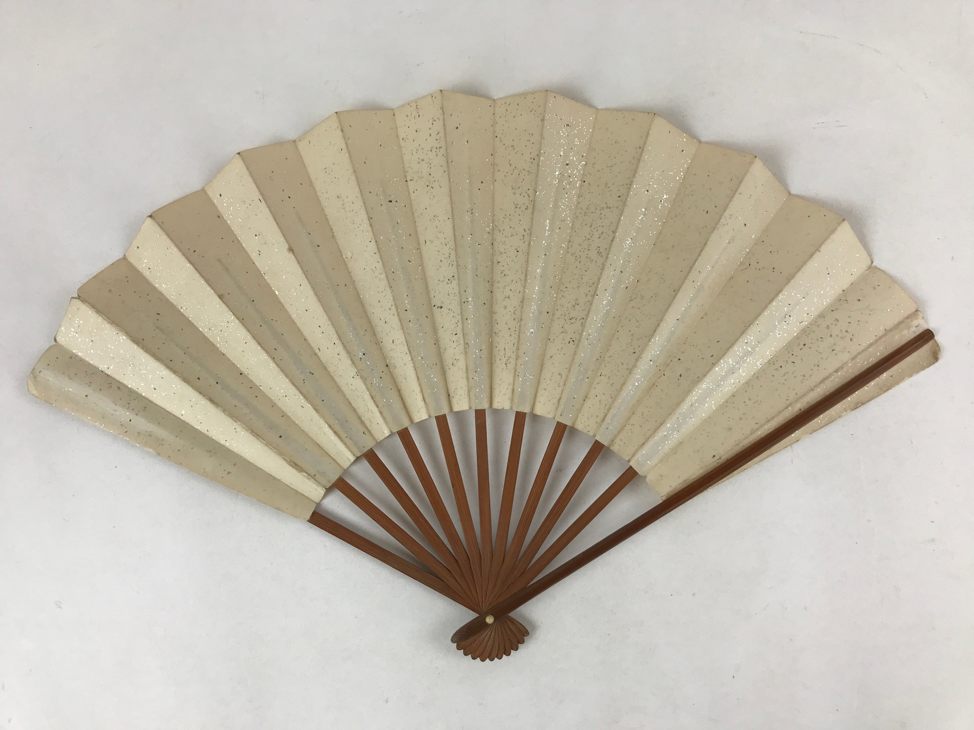 Japanese Paper Folding Fan Sensu Bamboo Frame Pine Cone Pine Needles 4D778