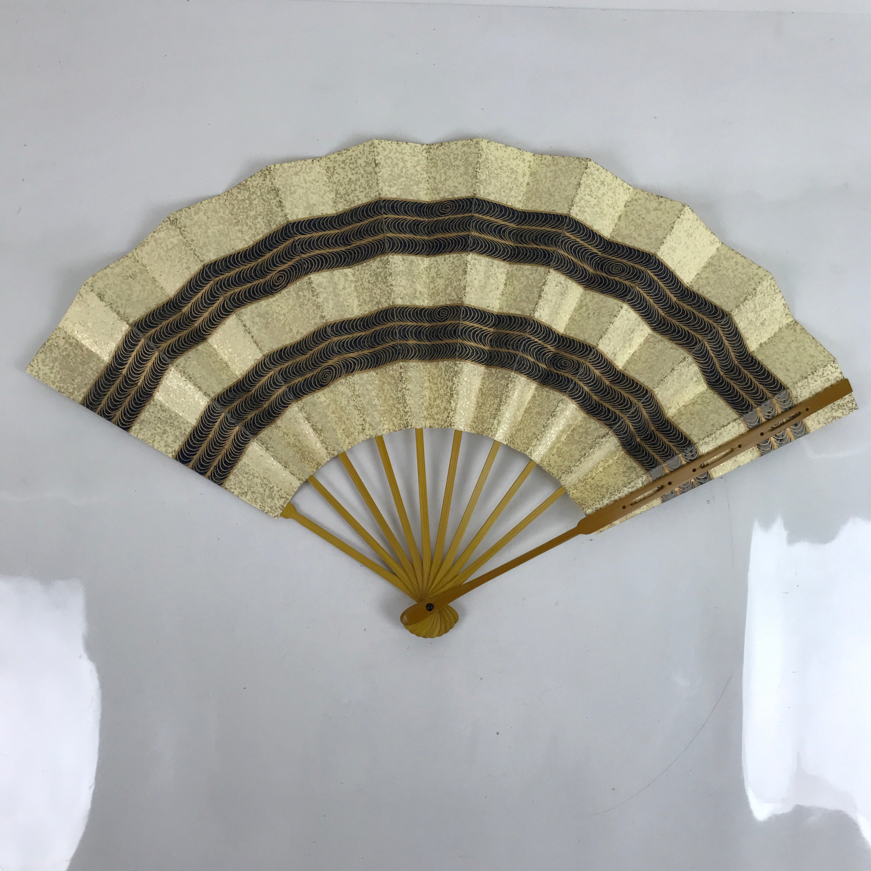 Japanese Paper Folding Fan Sensu Maisen Vtg Bamboo Frame Gold Waves 4D874