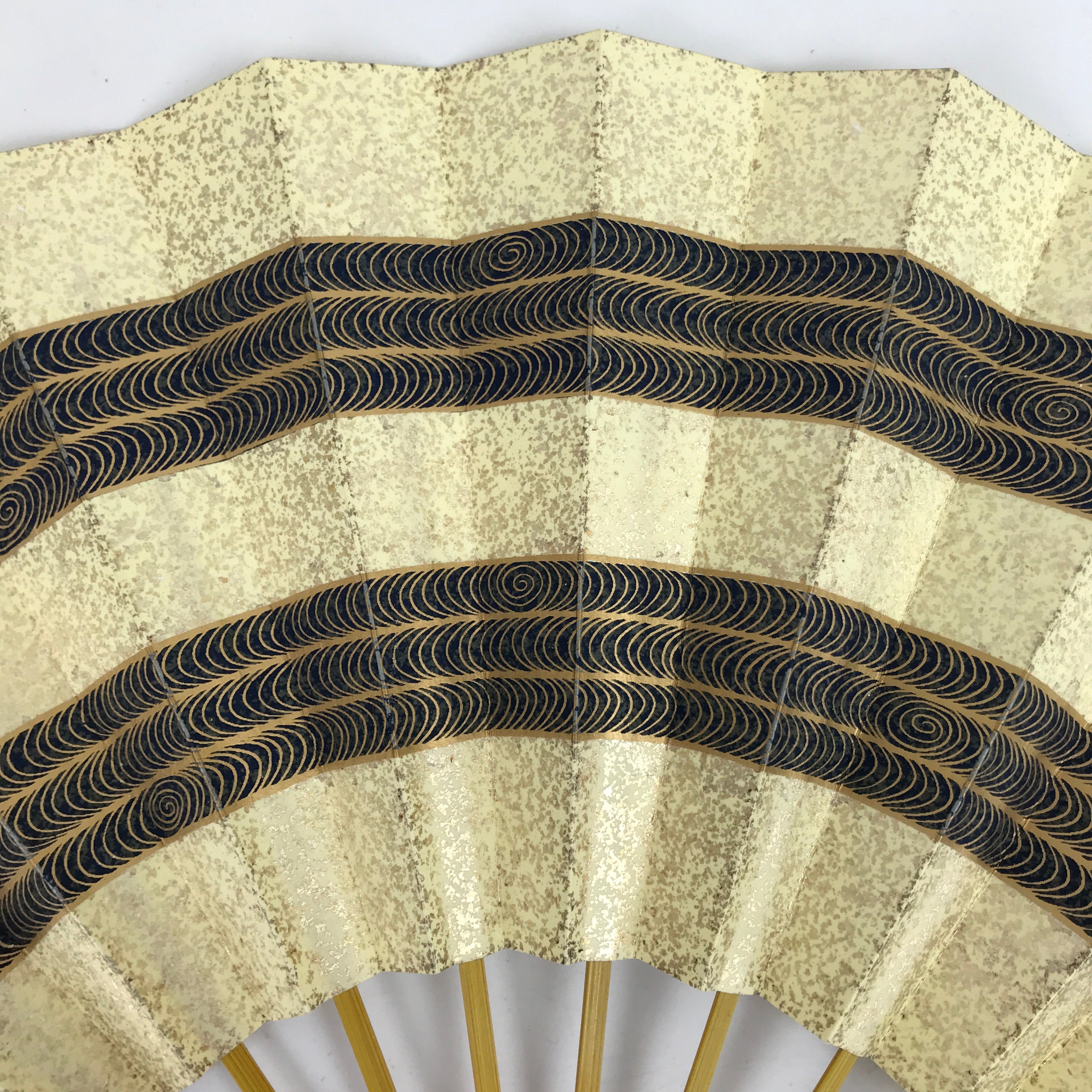 Japanese Paper Folding Fan Sensu Maisen Vtg Bamboo Frame Gold Waves 4D874