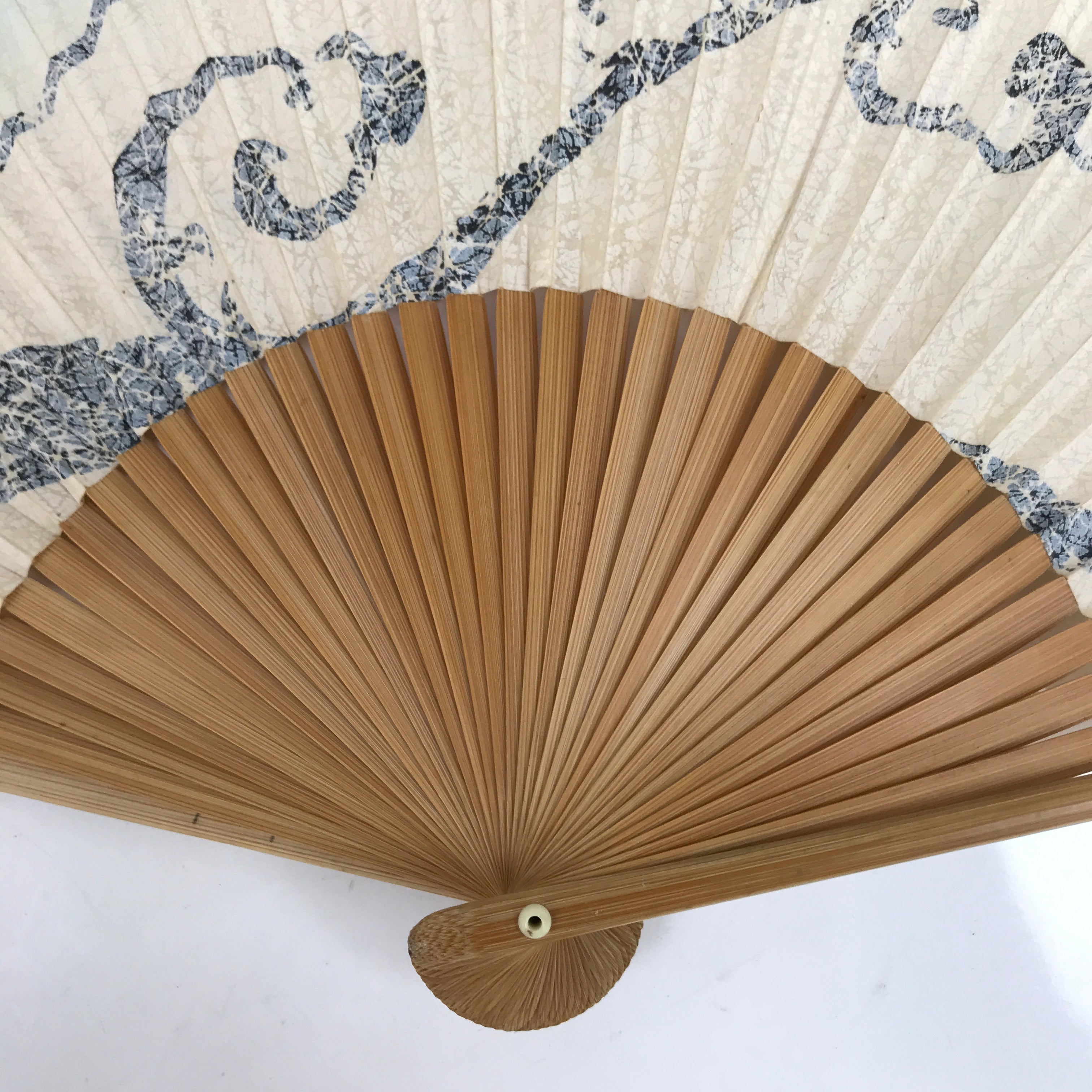 Japanese Paper Folding Fan Sensu Vtg Bamboo Frame Blue Vines Ogaki Bank 4D847