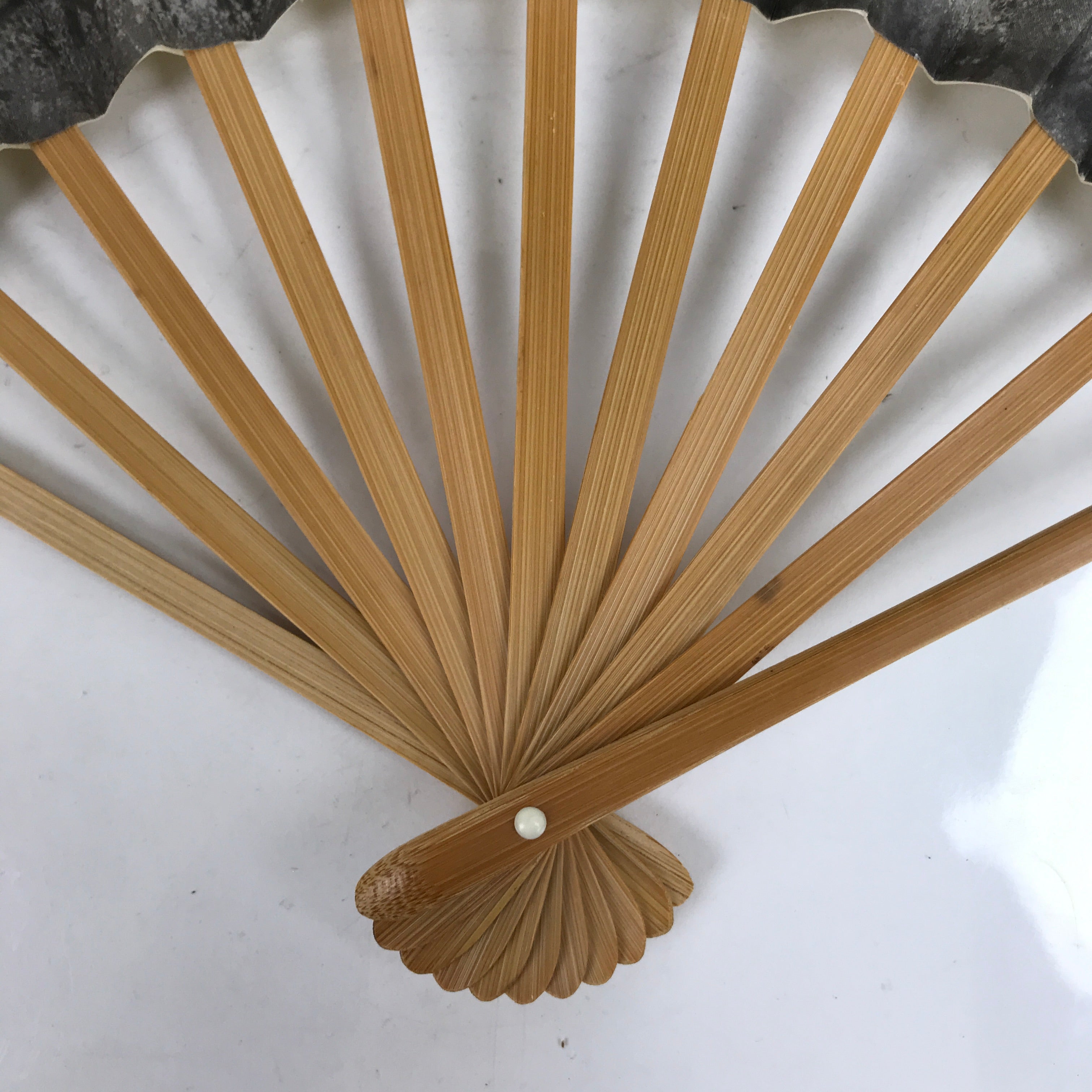 Japanese Paper Folding Fan Sensu Vtg Bamboo Frame Flying Cranes Gray 4D875