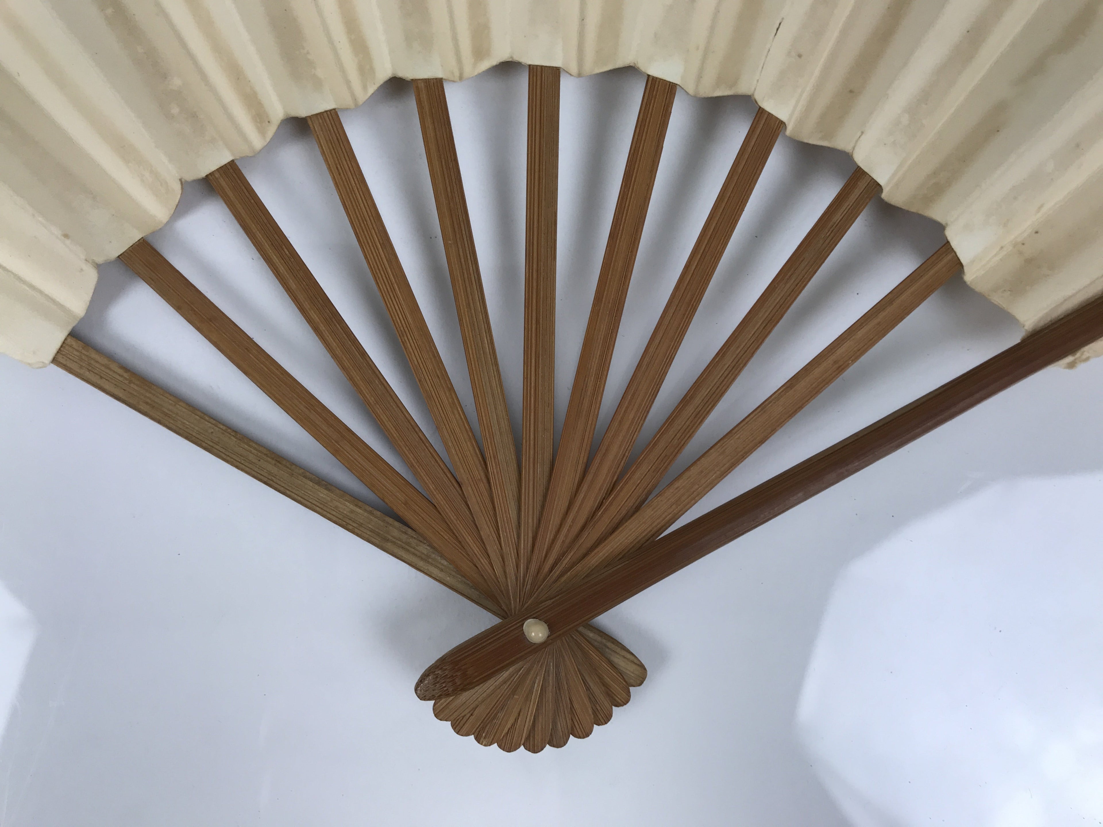Japanese Paper Folding Fan Sensu Vtg Bamboo Frame White Kanji Calligraphy 5D27